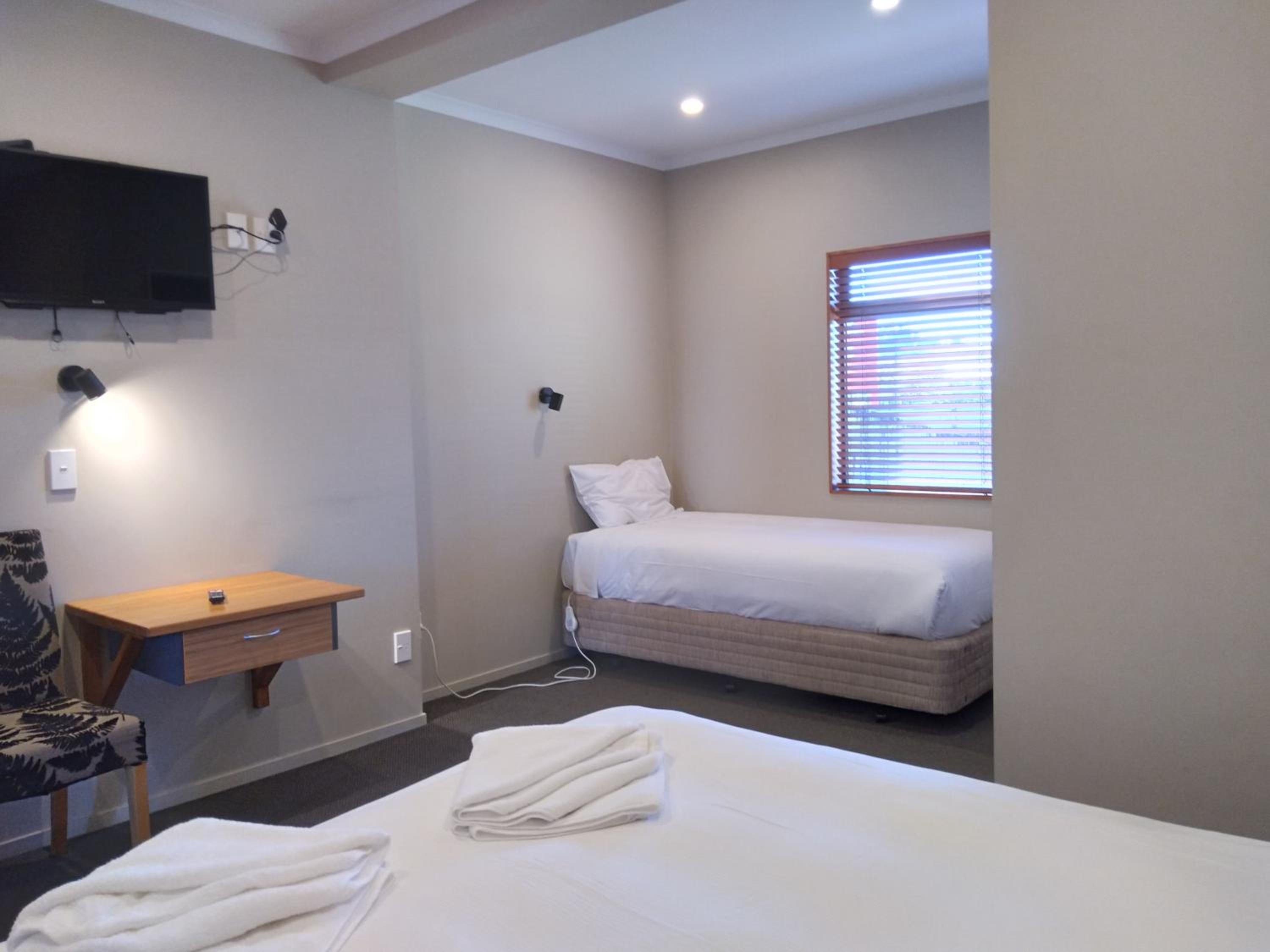 Economy Quadruple Room photo 3
