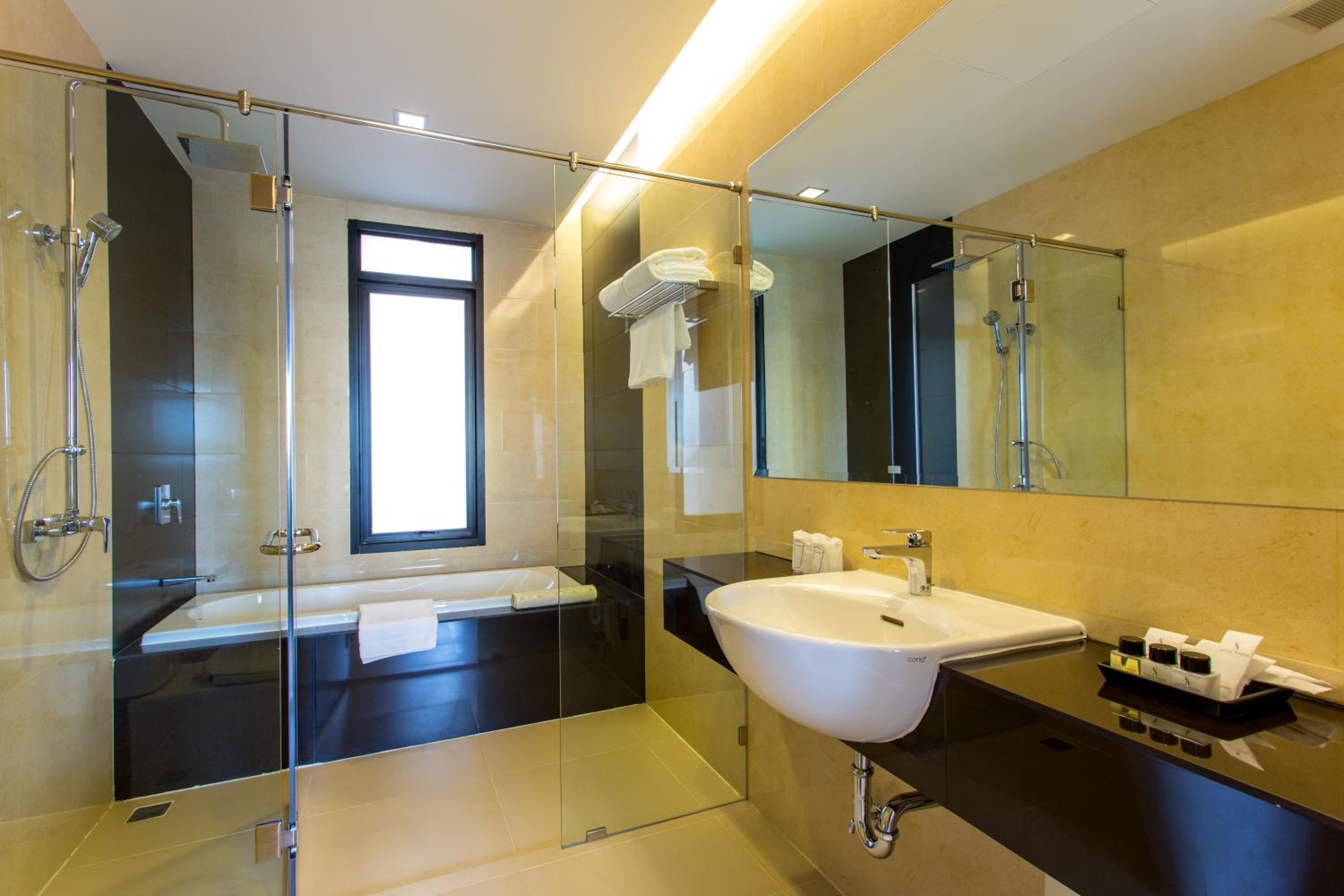 Grand City Suite - Photo 5