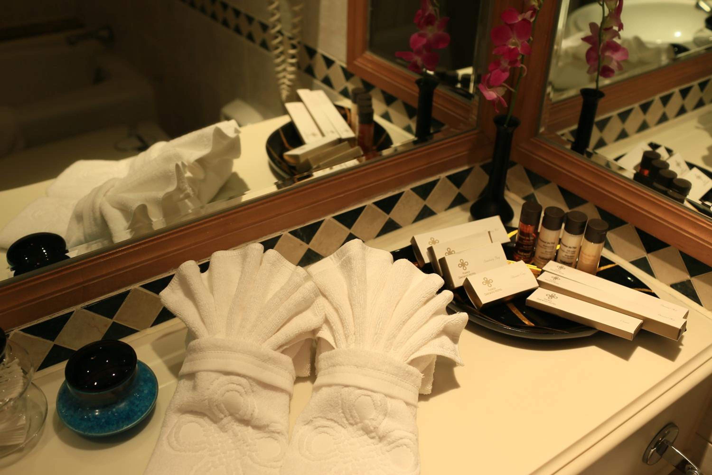 Club King Room
