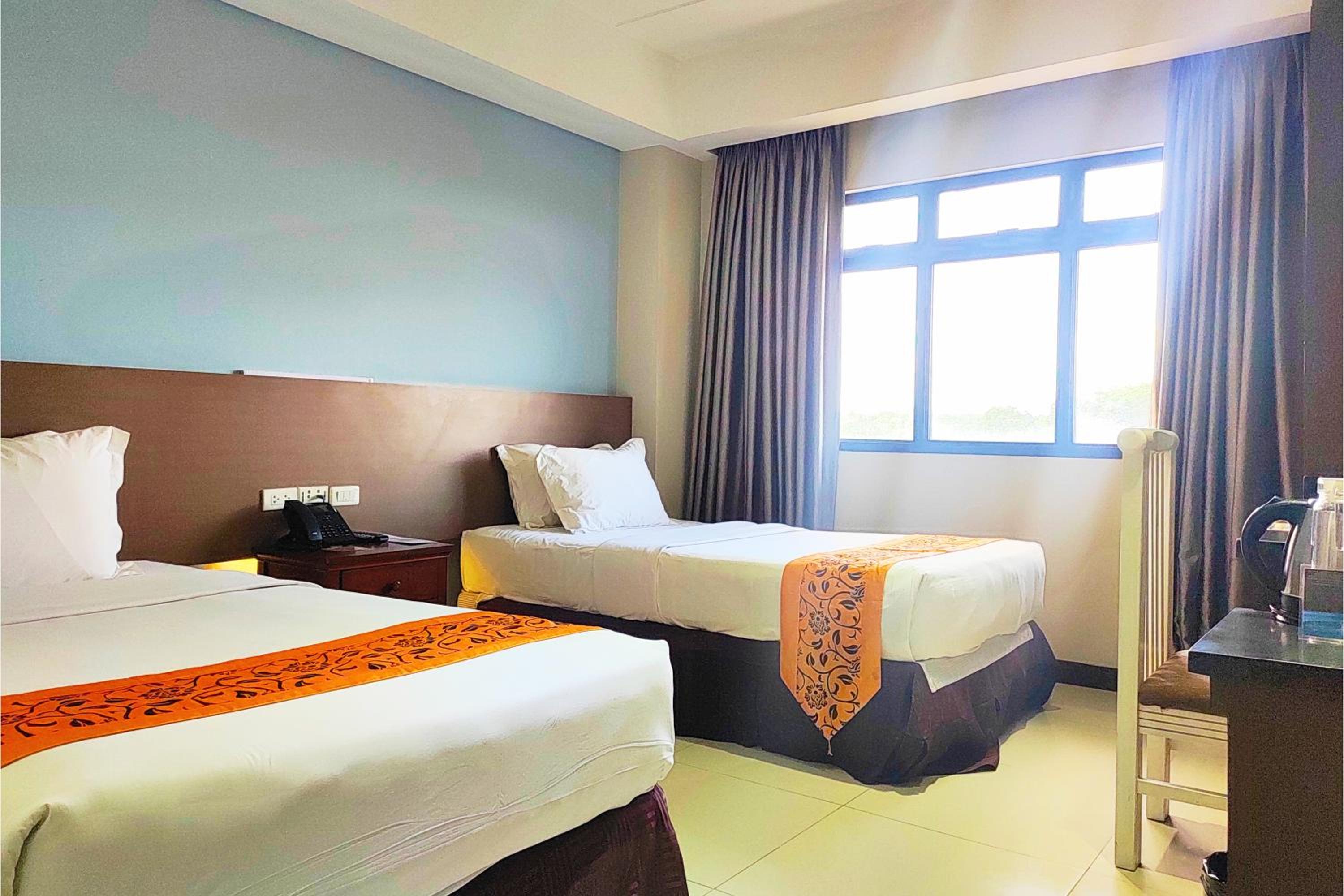 Deluxe Twin Room - Photo 9