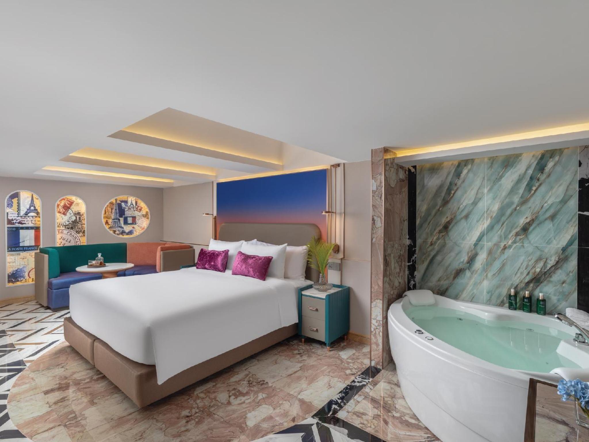 Pipa Jacuzzi Room with Club Benefit photo 1