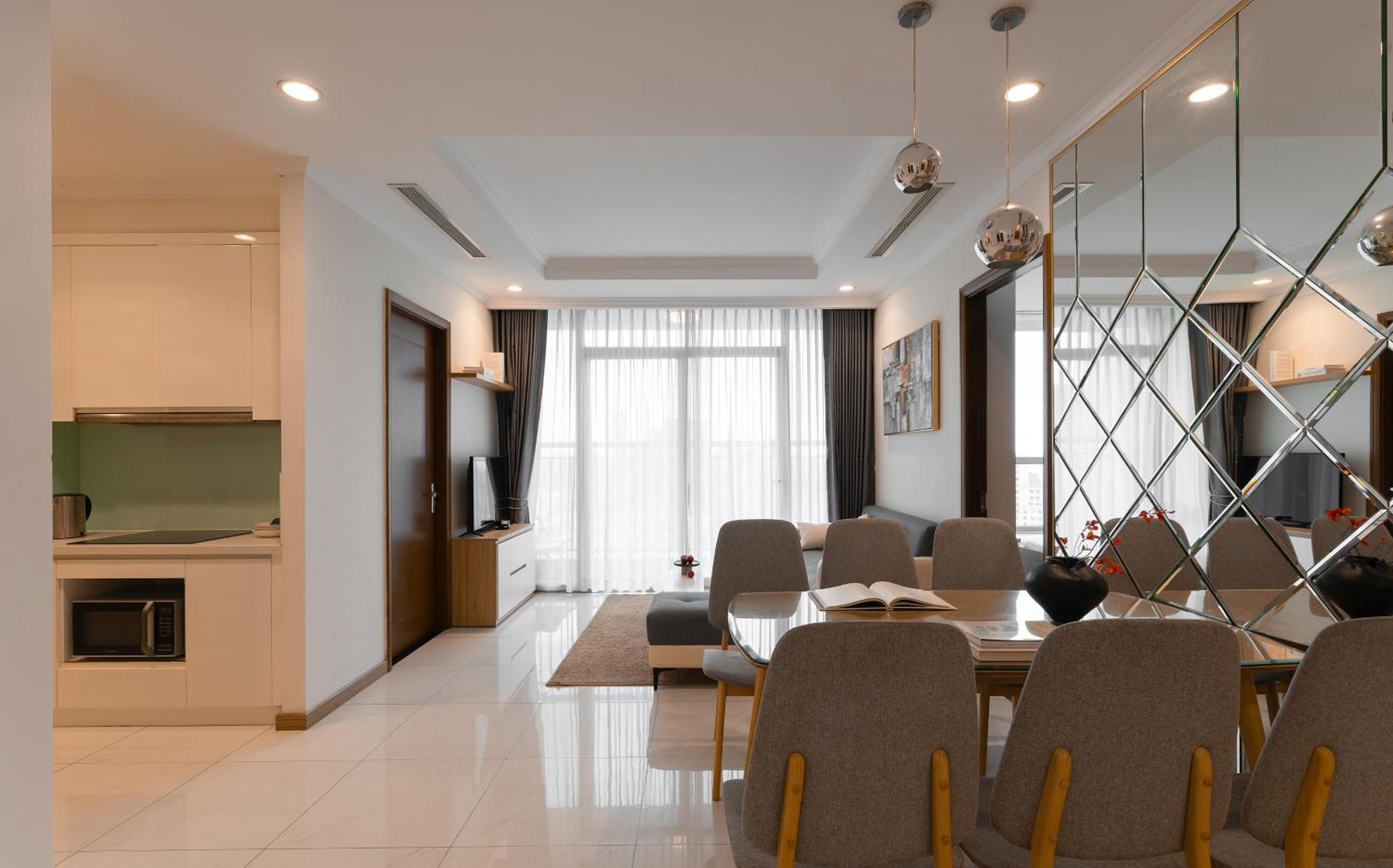 Three-Bedroom Apartment with Balcony photo 3