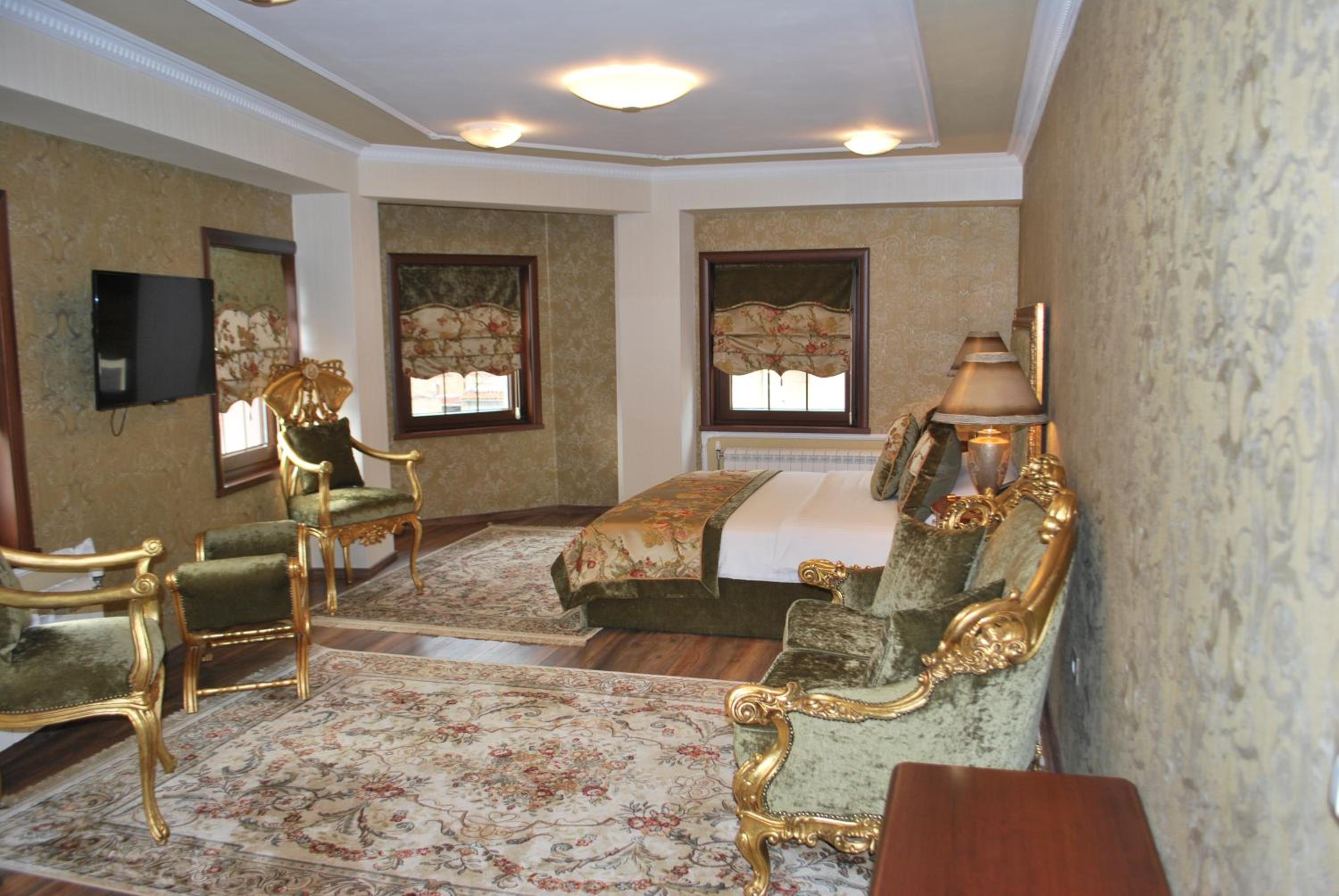 Deluxe Suite photo 3