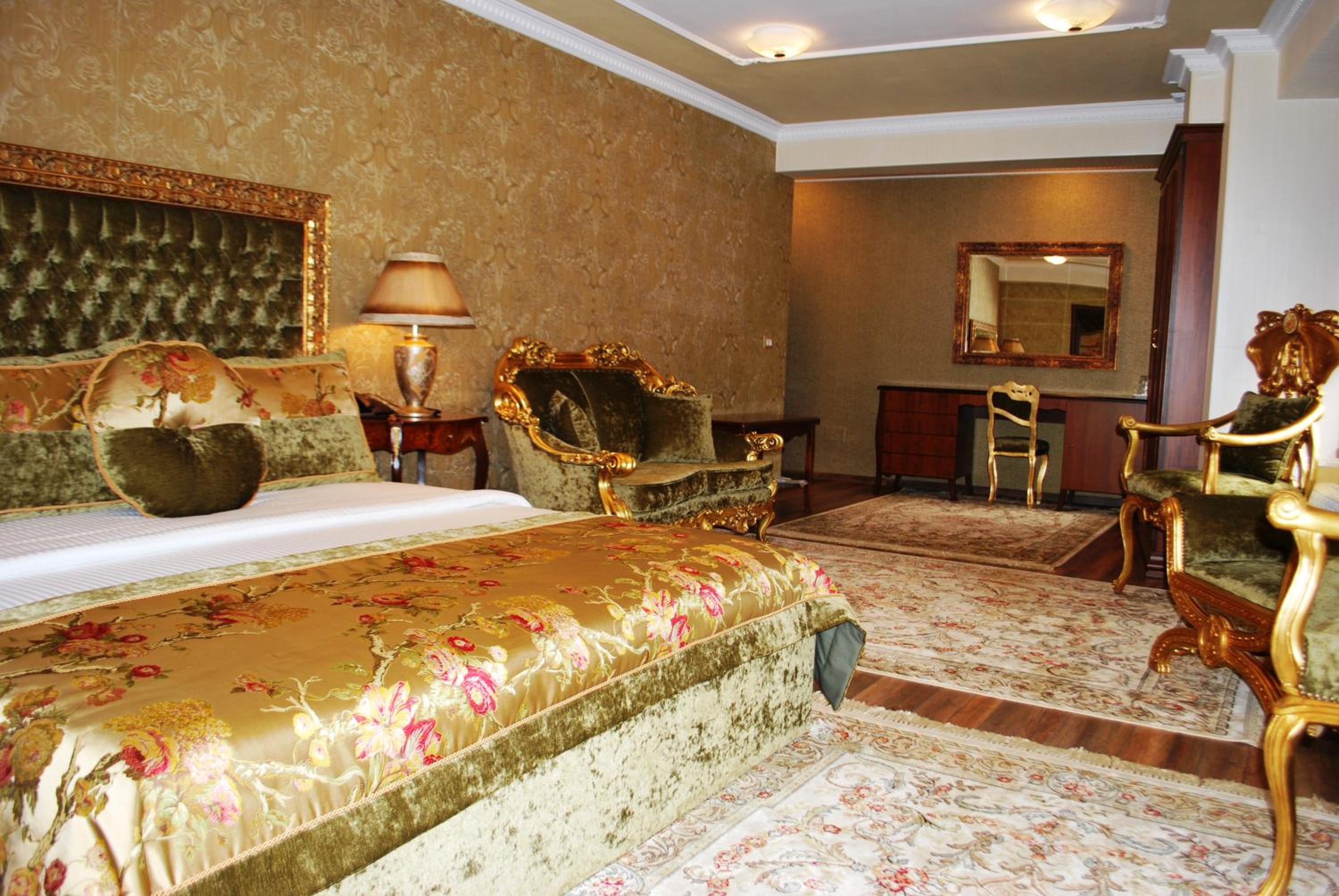 Deluxe Suite photo 1
