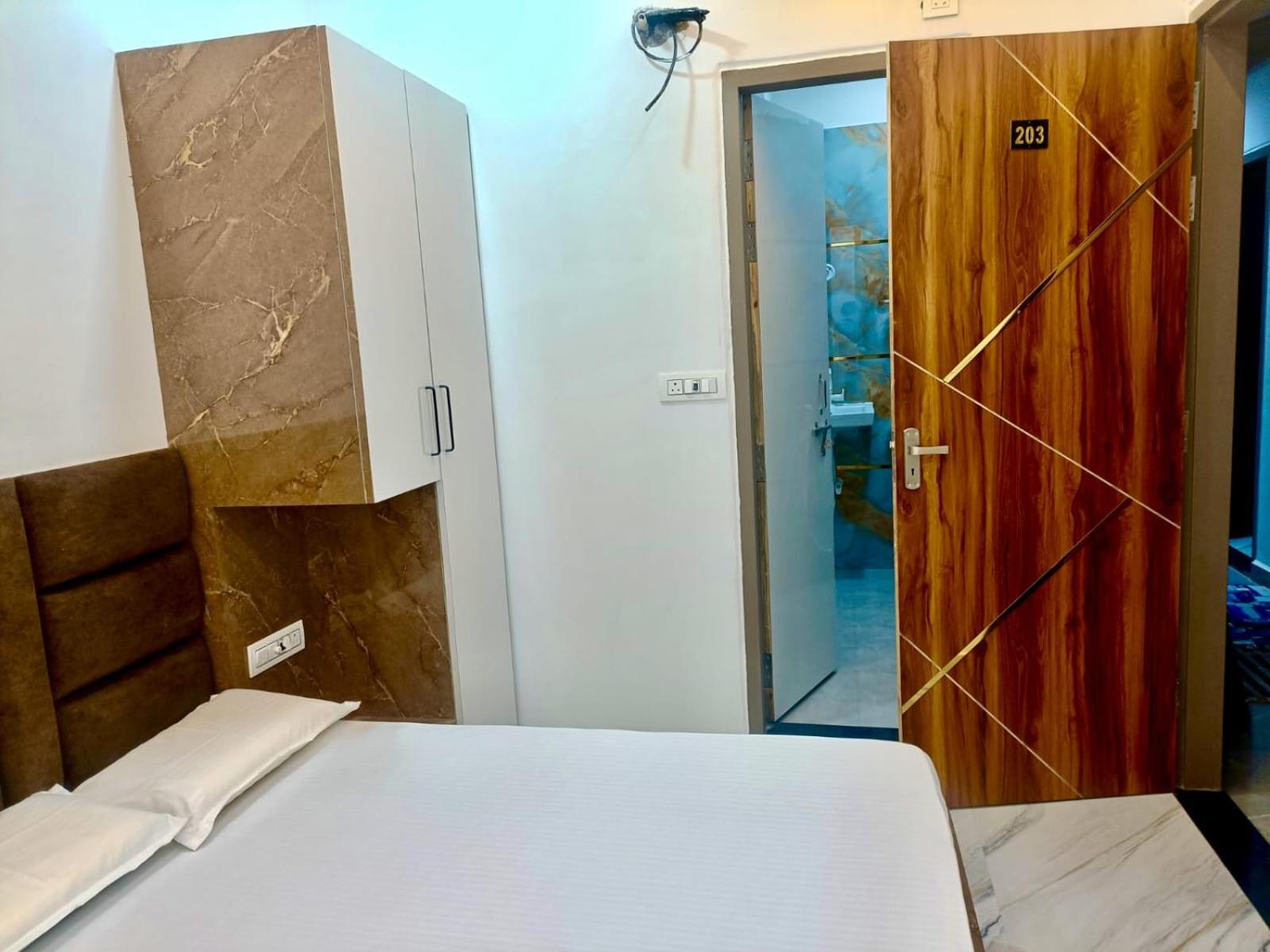Economy Triple Room