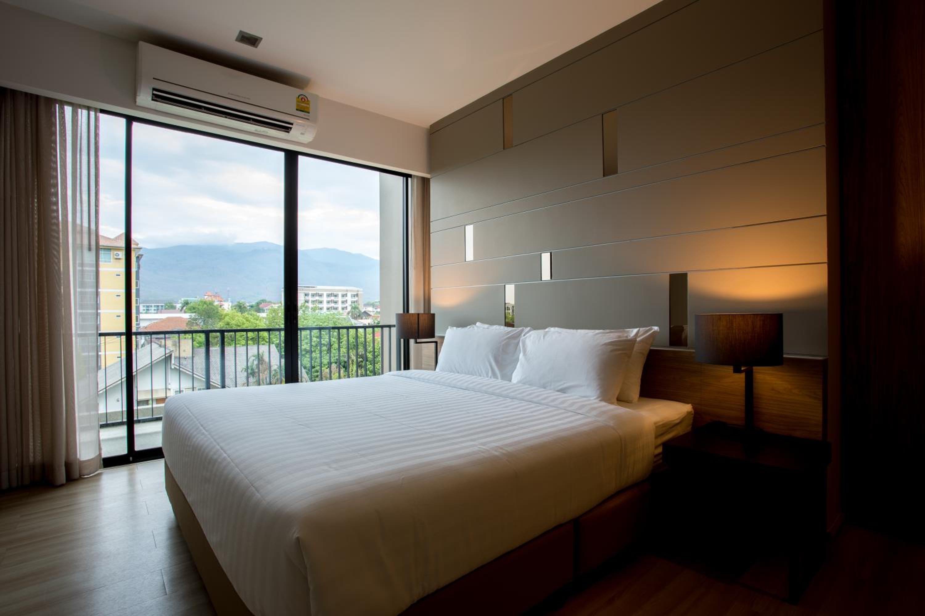 City Suite - Photo 1