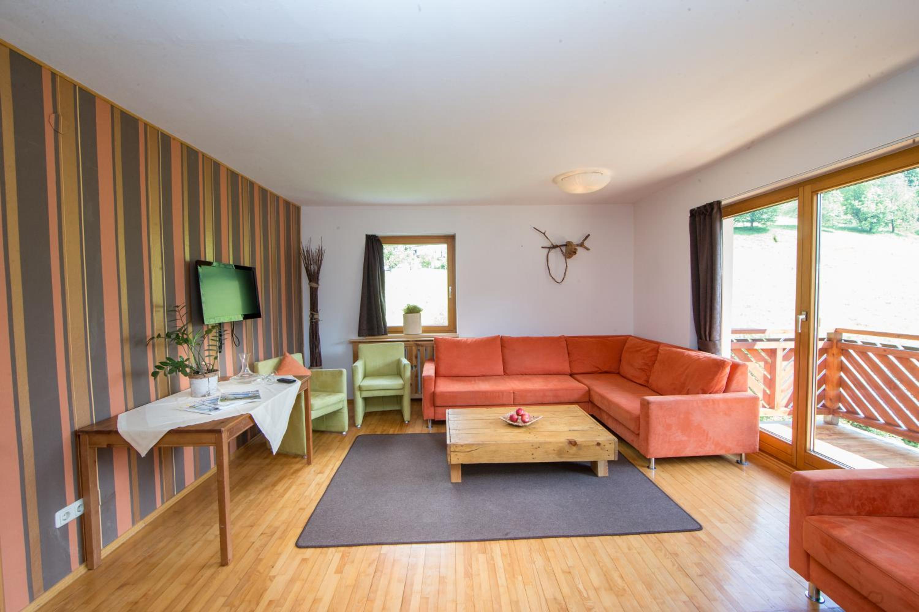 Five-Bedroom Apartment with Balcony, Top 5 photo 1
