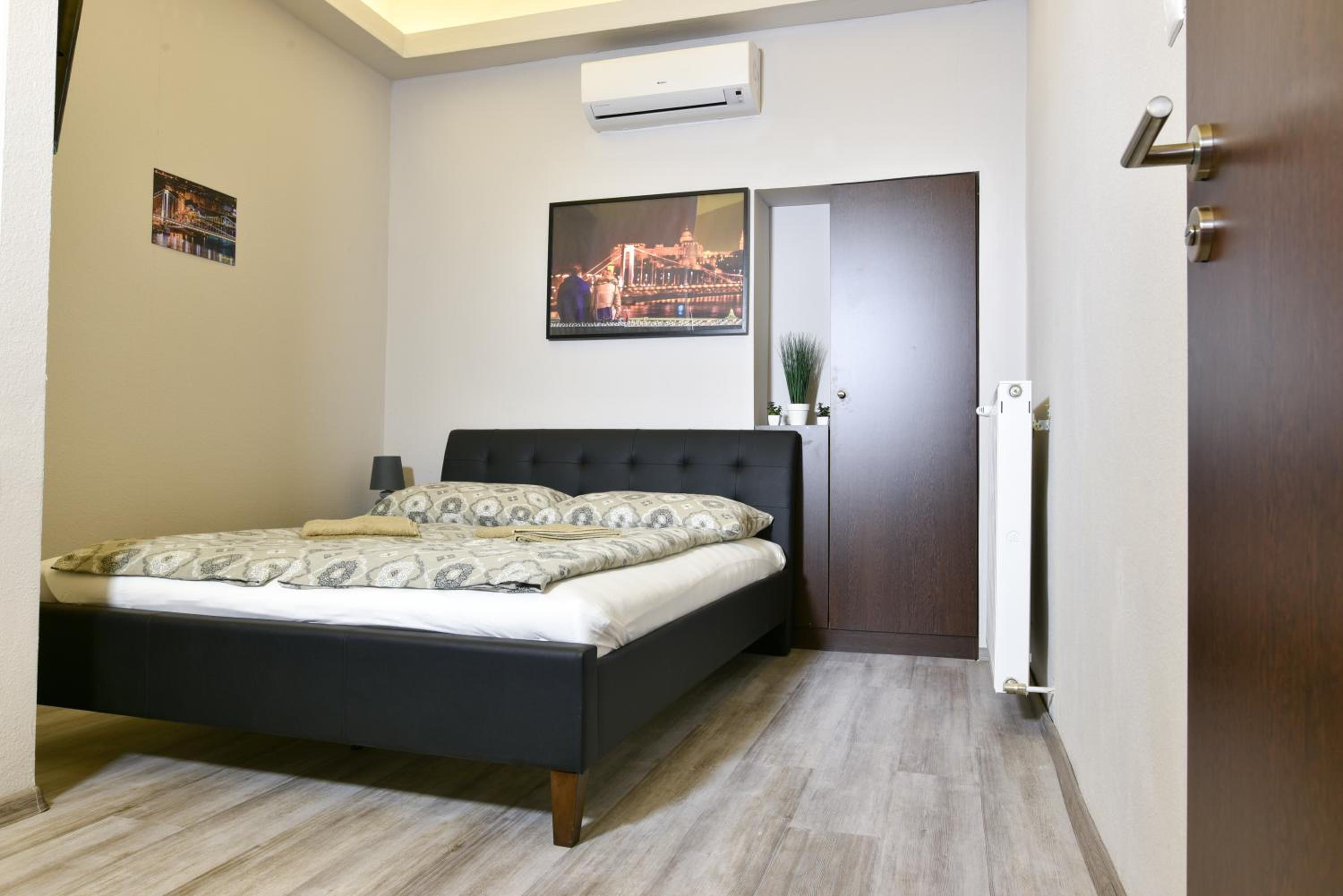 Double Room - Photo 3