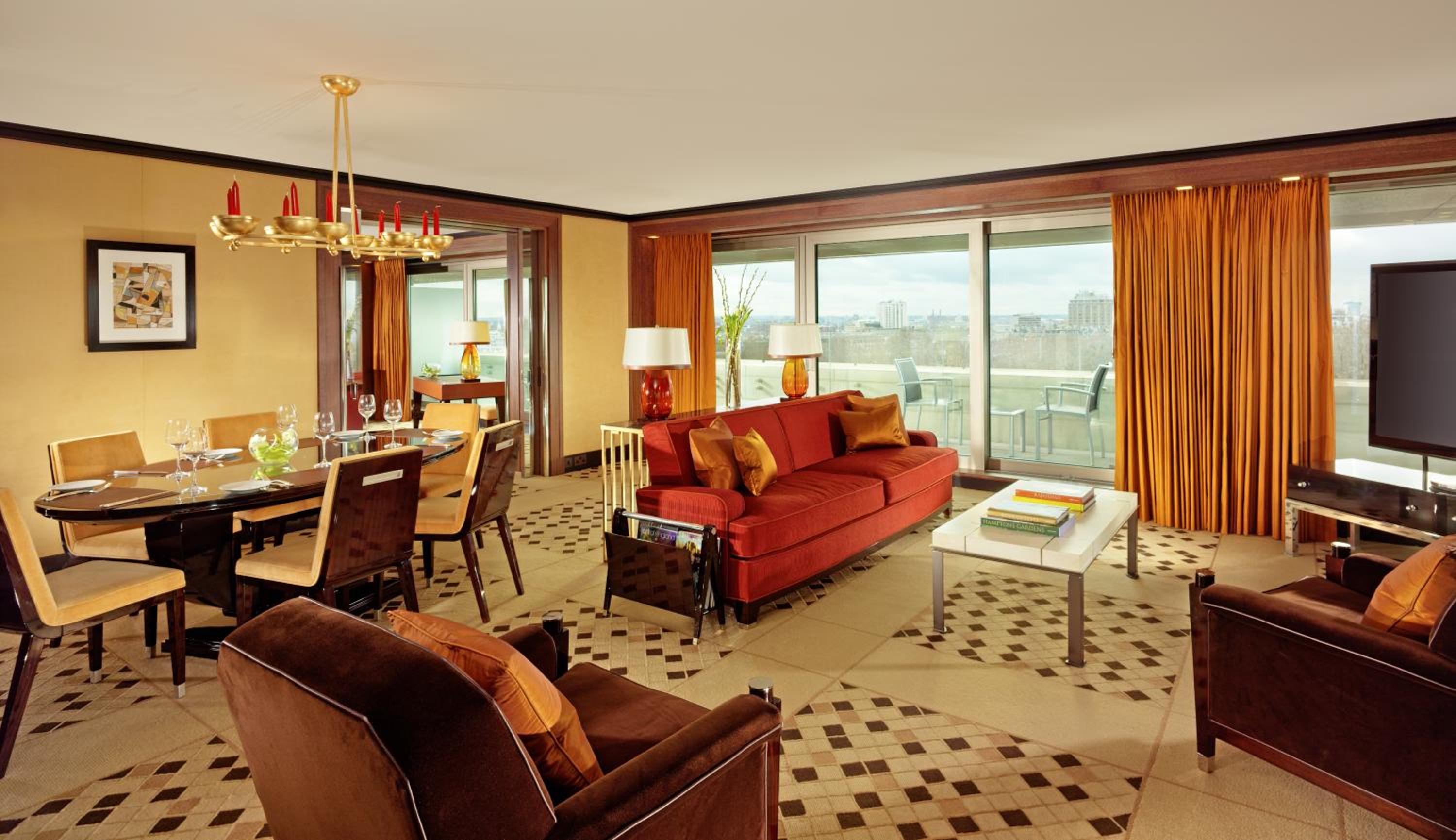 Hyde Park Balcony Suite photo 3