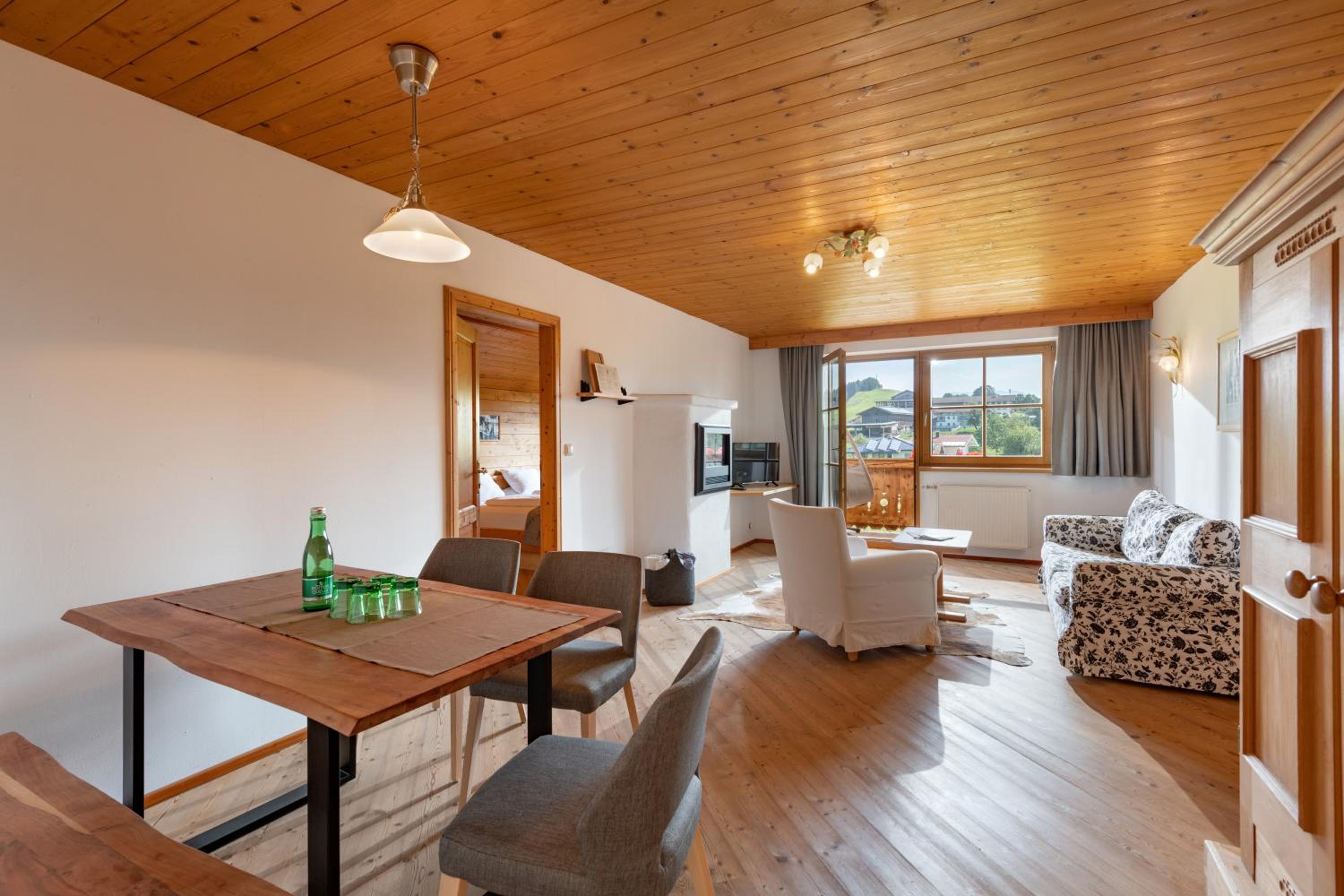 Quadruple Room with Mountain View