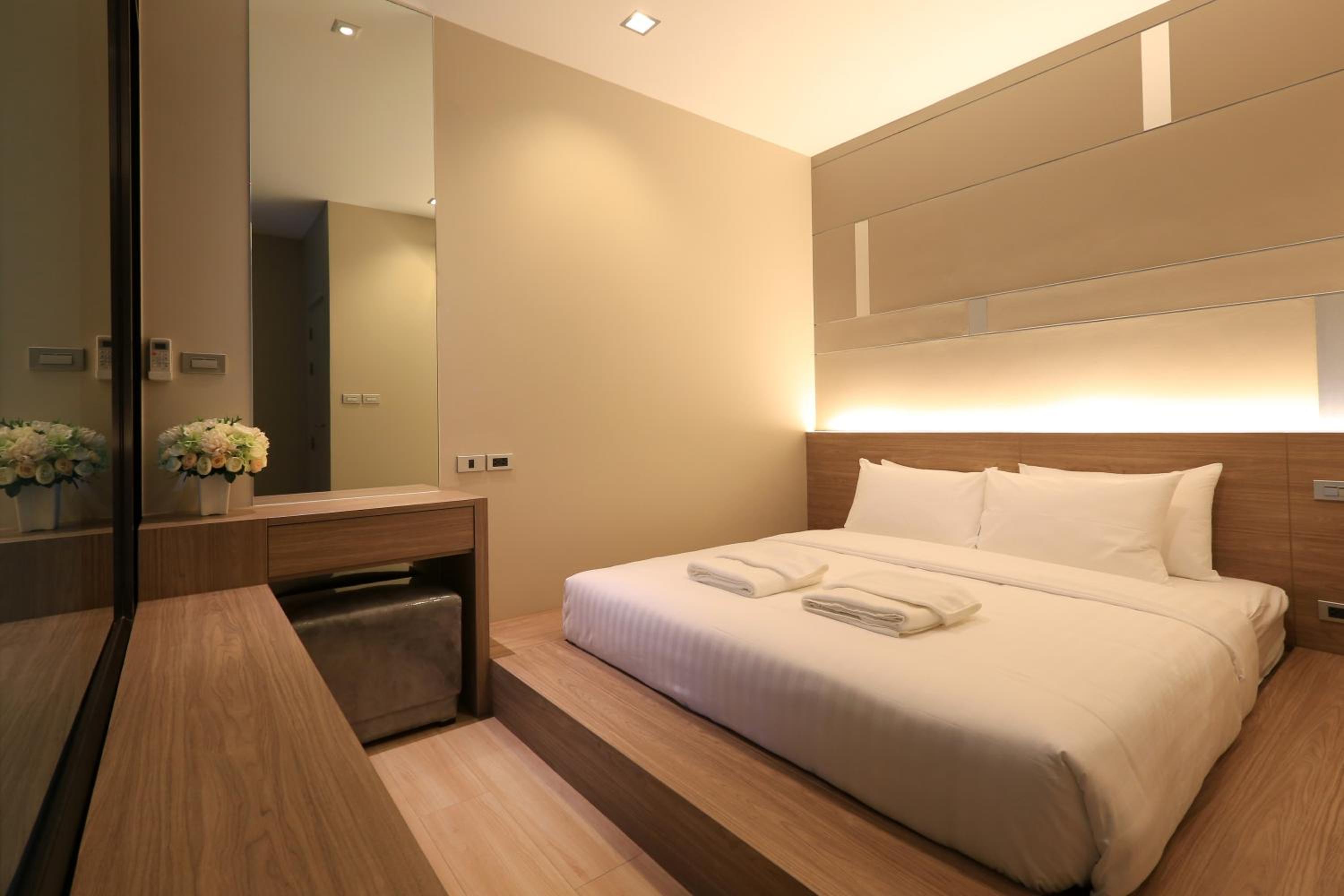 One Bed Park Duplex - Photo 10