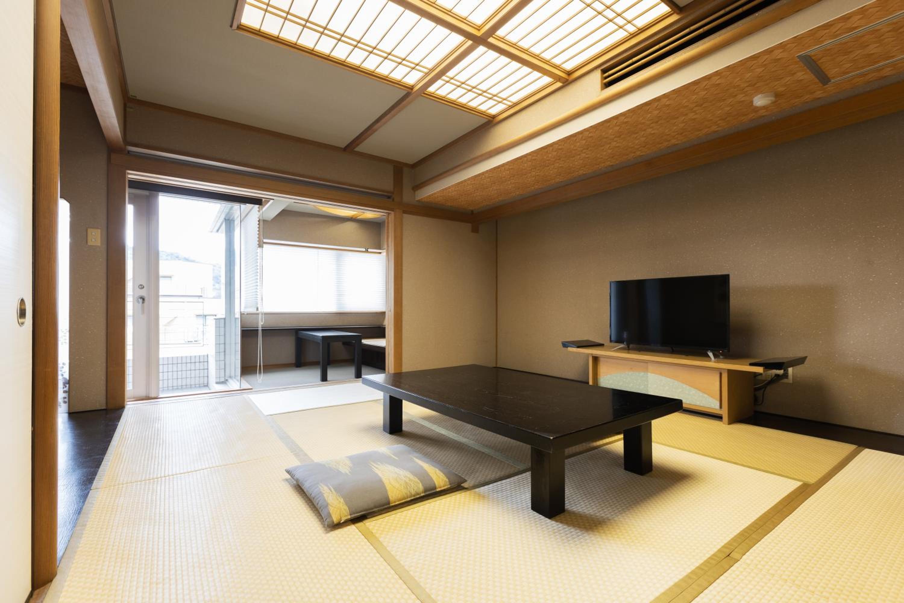 Japanese-Style Quadruple Room photo 1