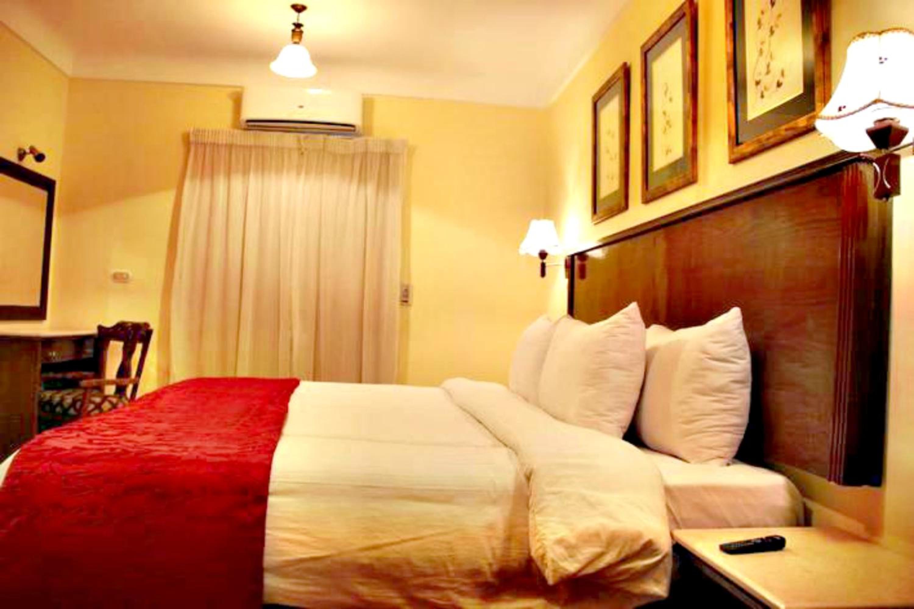 Standard Three-Bedroom Suite - Photo 3