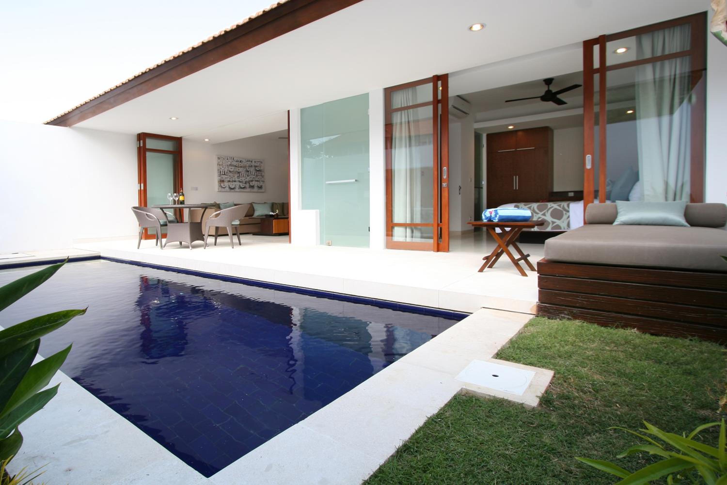 One-Bedroom Apartment with Private Pool