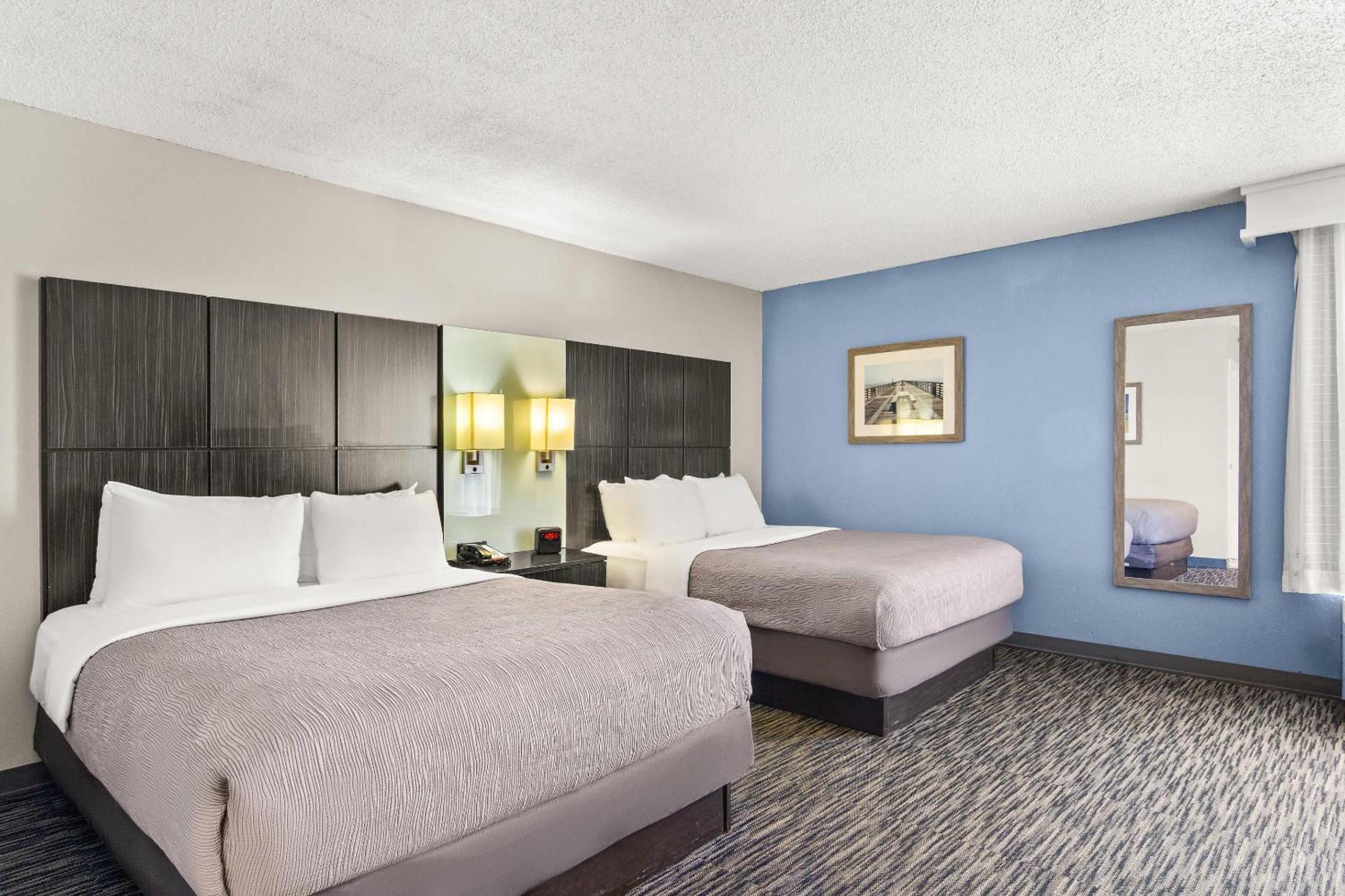 Quadruple Room with Sofa bed - Non Smoking - Photo 1