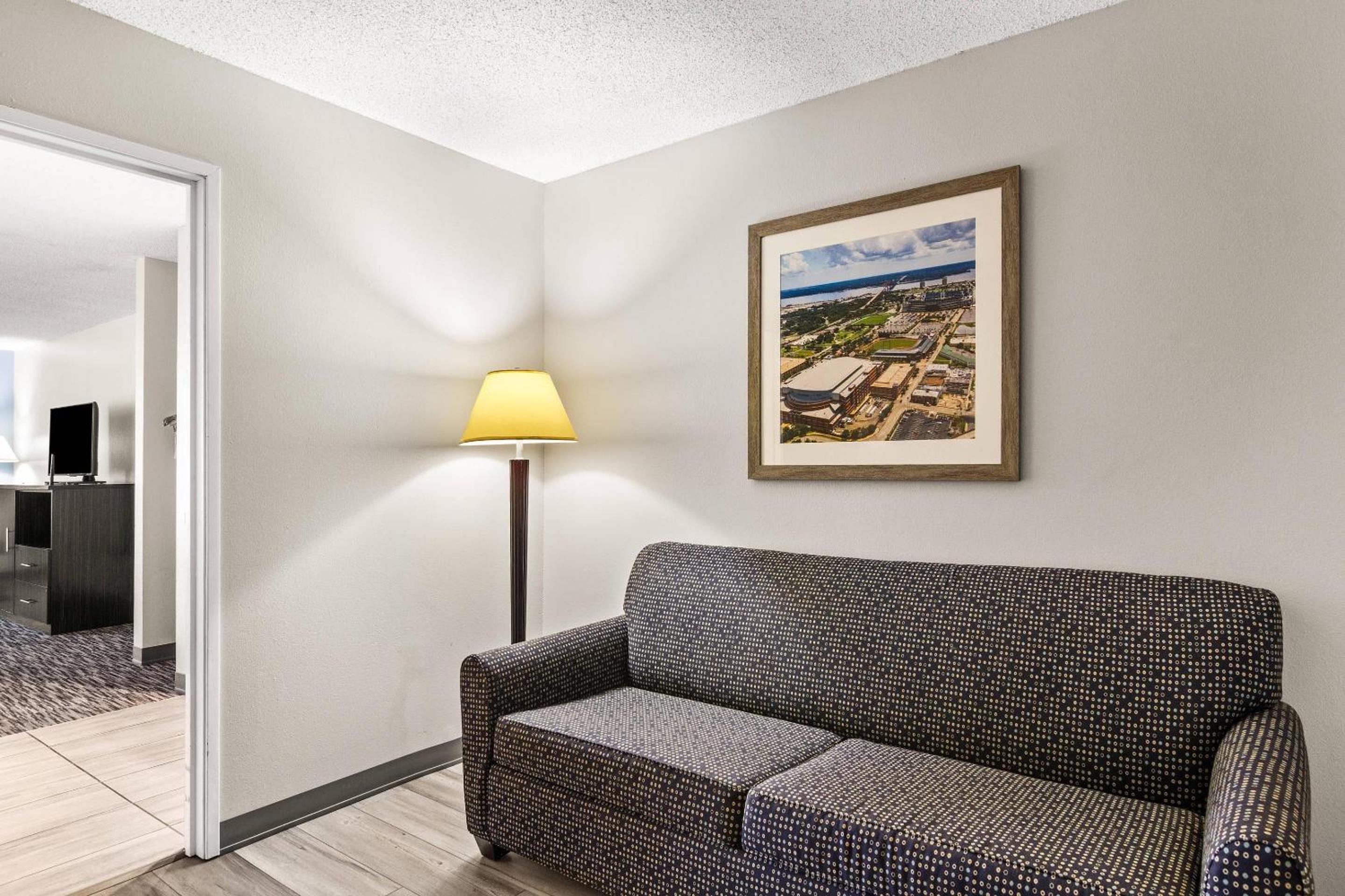 Quadruple Room with Sofa bed - Non Smoking - Photo 7