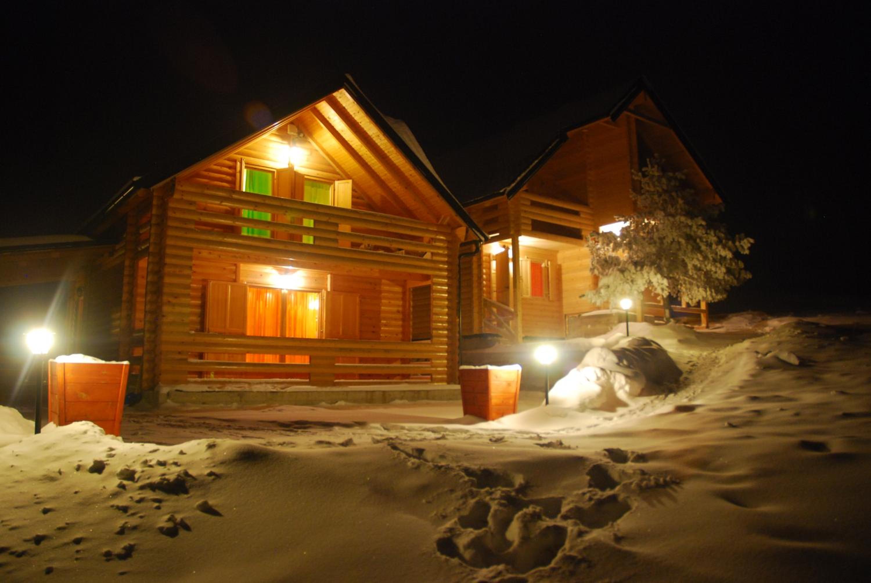 Three-Bedroom Villa - Photo 11