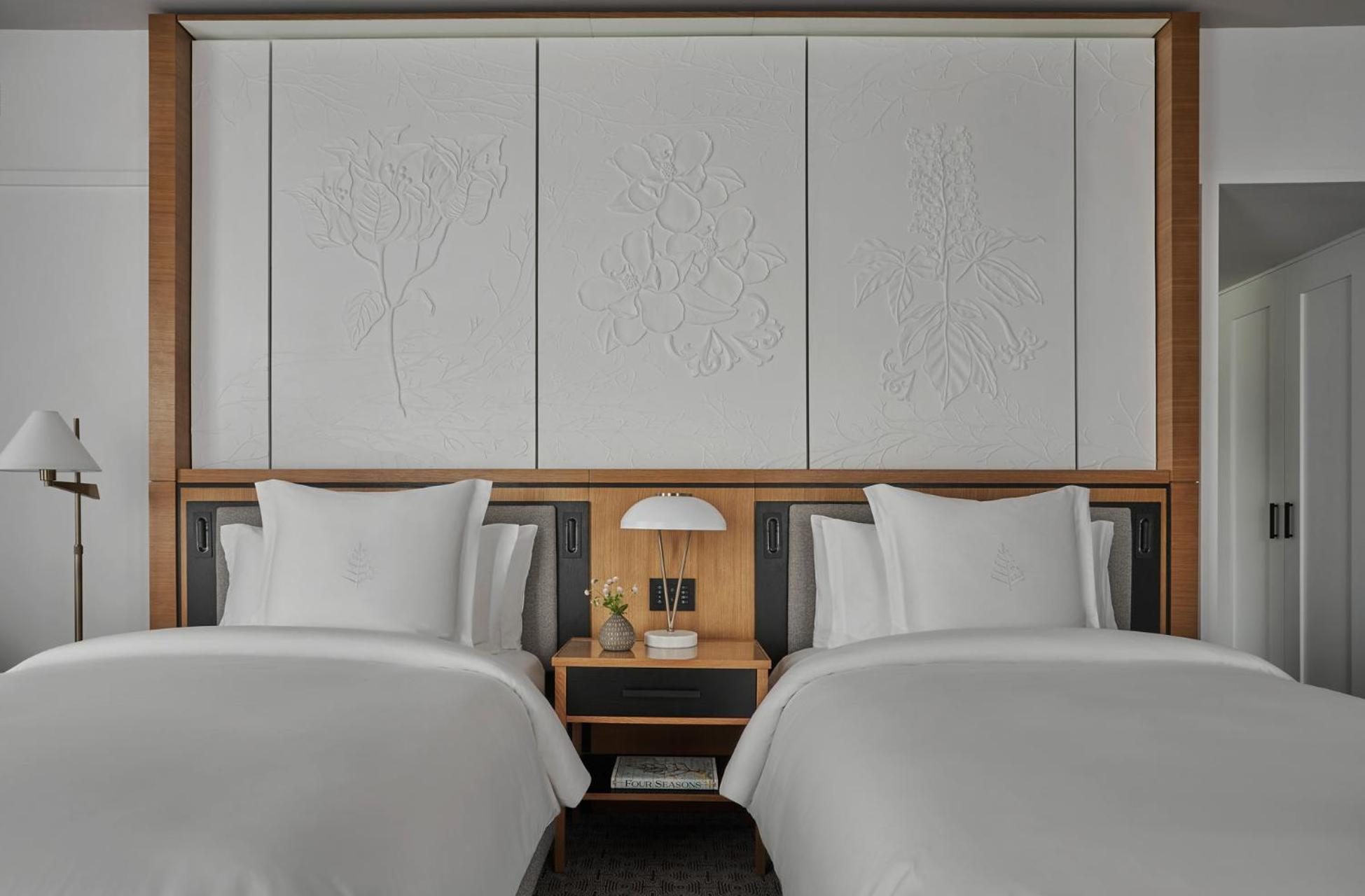 Deluxe River-View Room Two Double