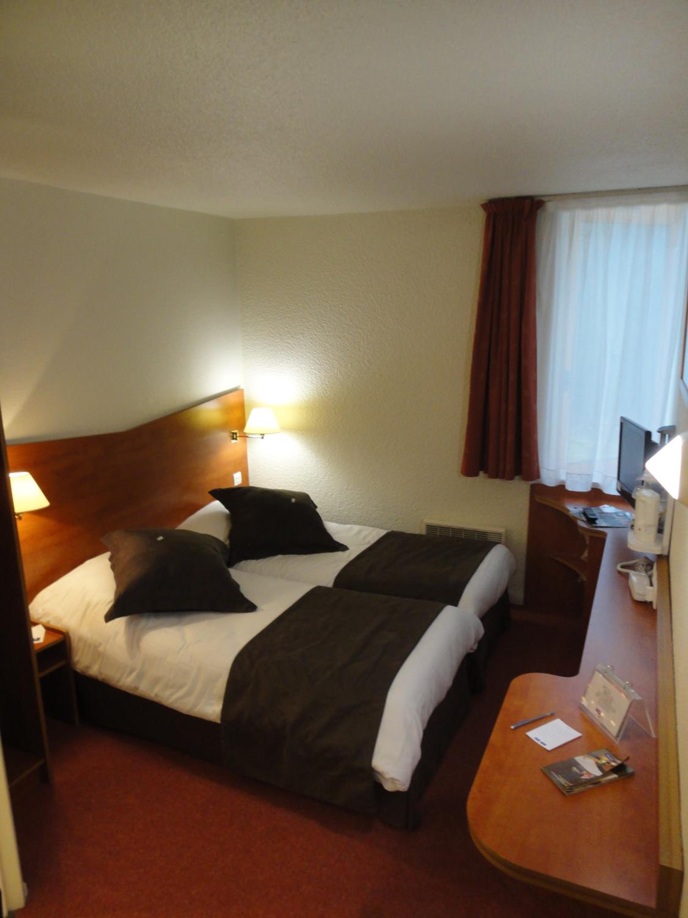 Twin Room - Photo 5