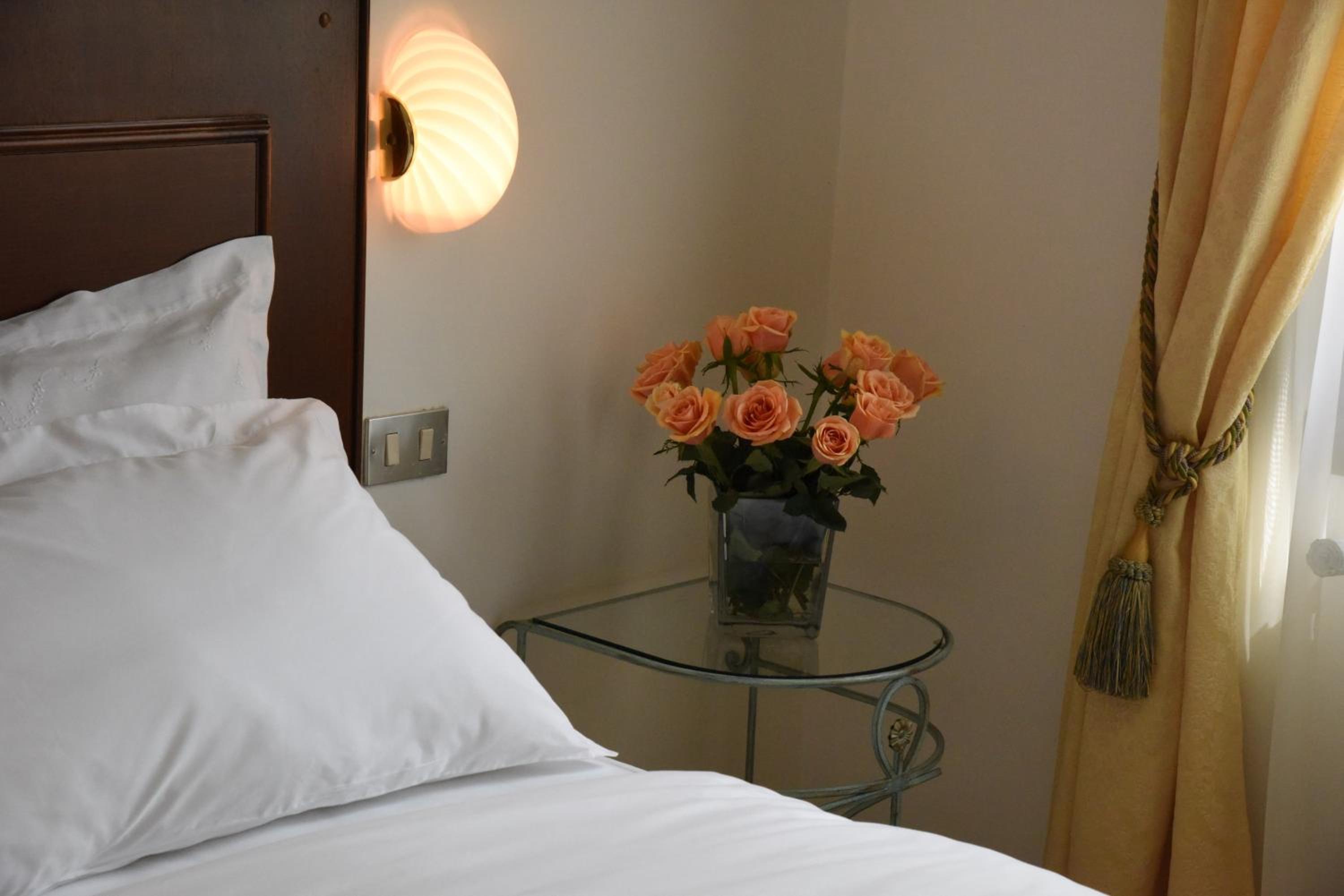 Double Room - Photo 4