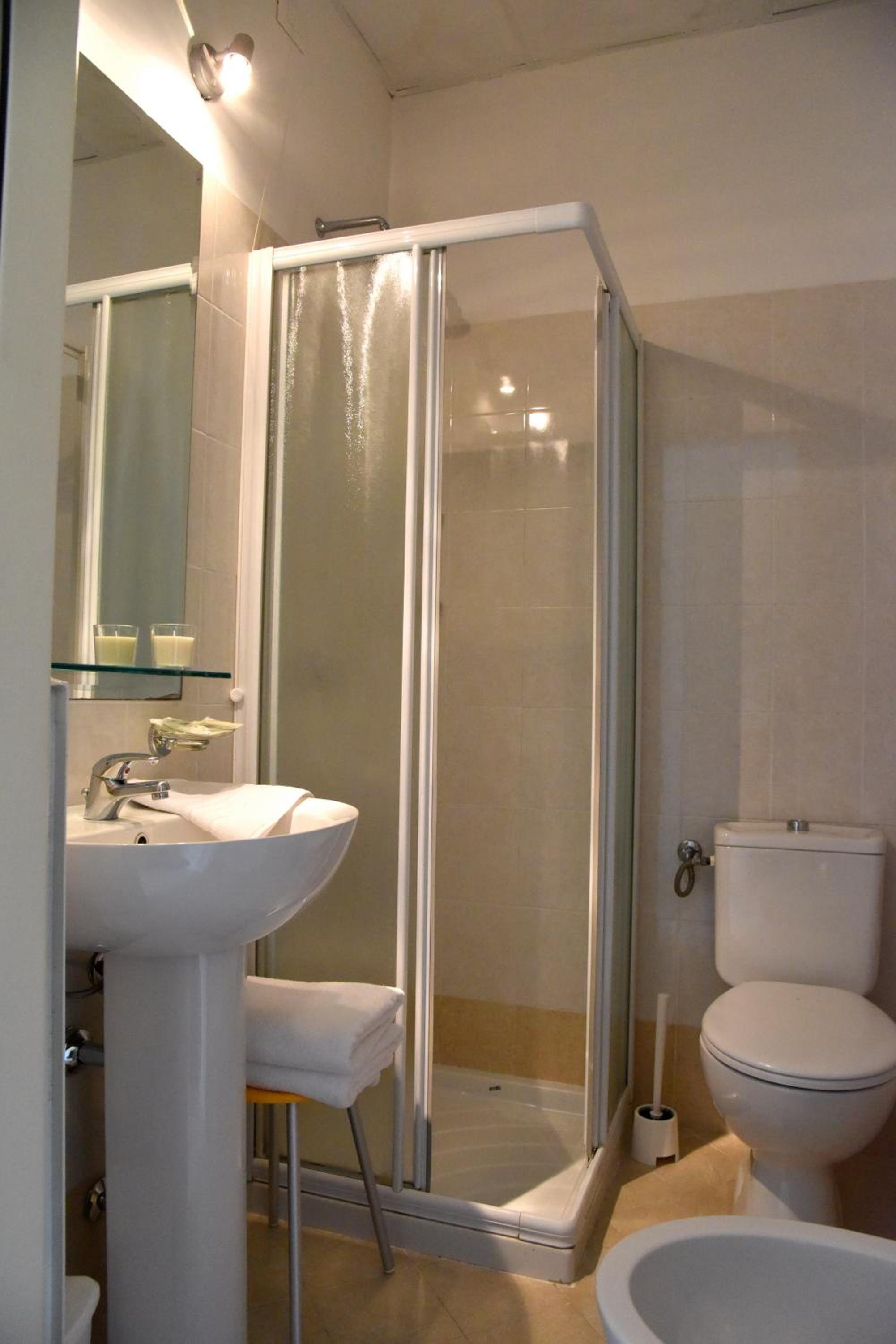 Twin Room - Photo 4