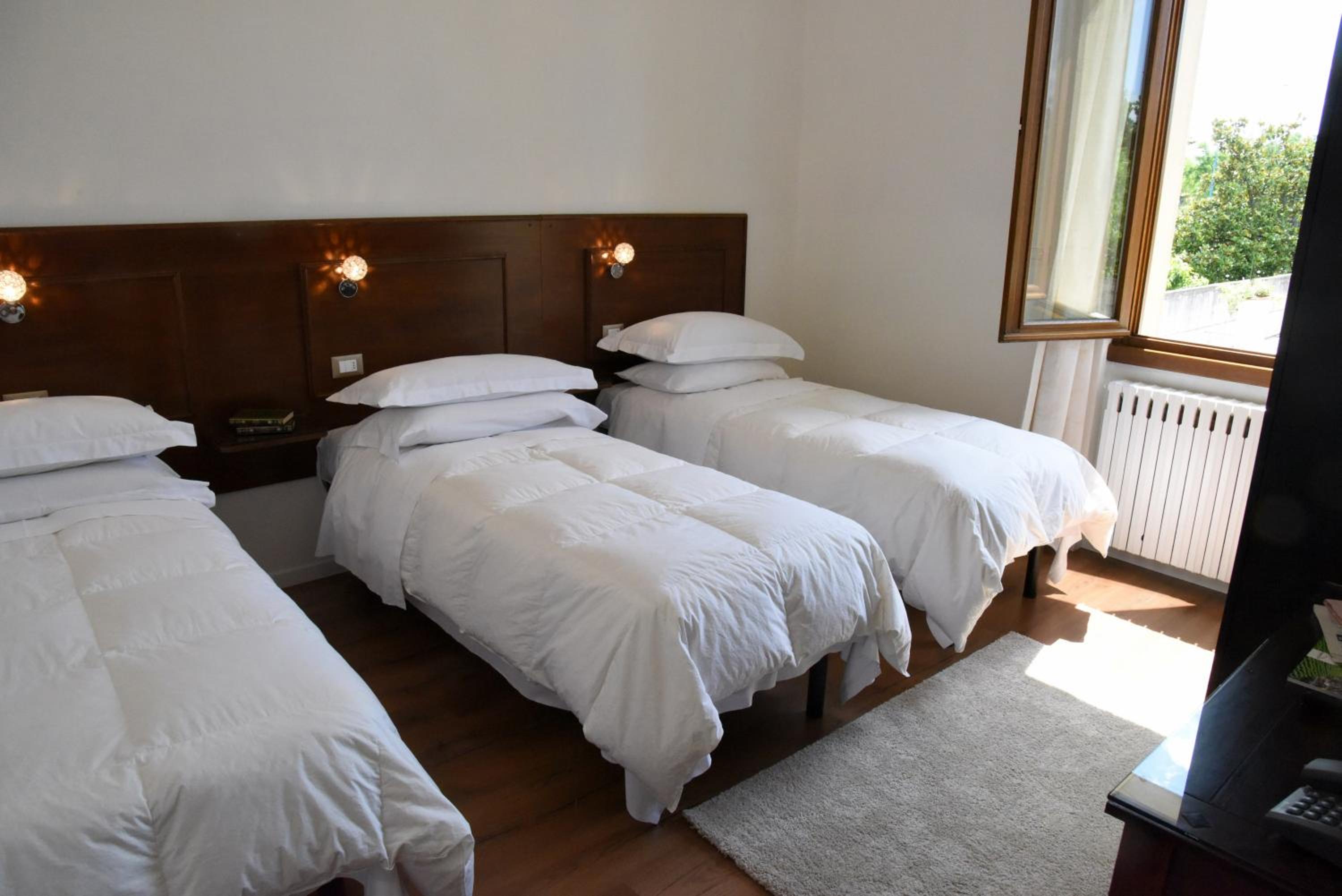 Standard Triple Room - Photo 5