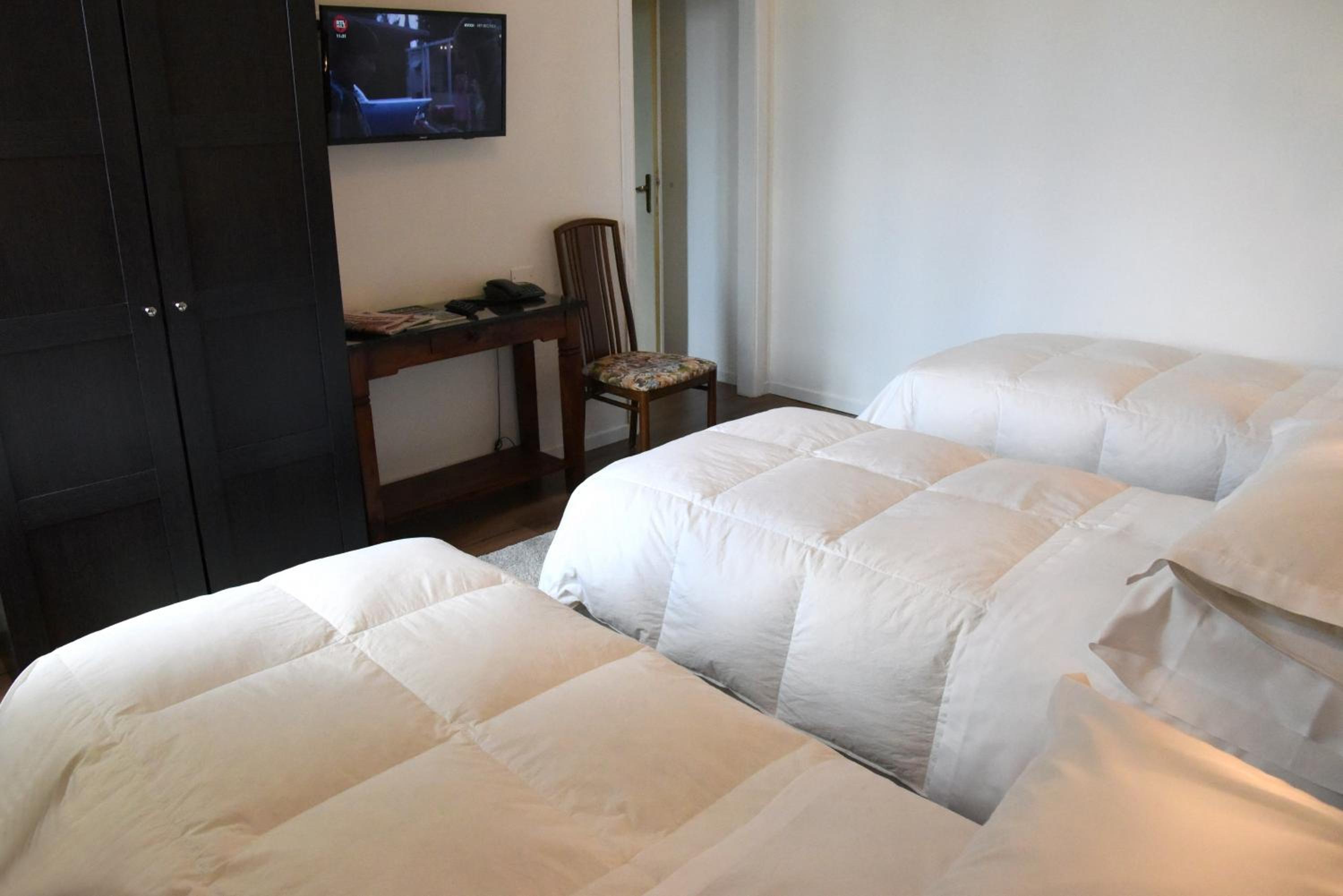 Standard Triple Room - Photo 3