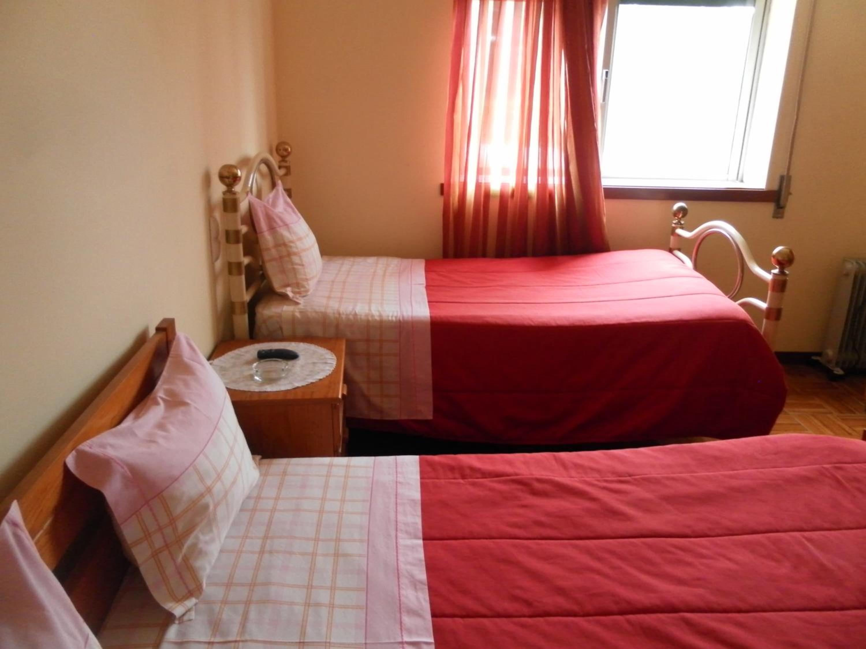 Double Room with Private Bathroom - Photo 6
