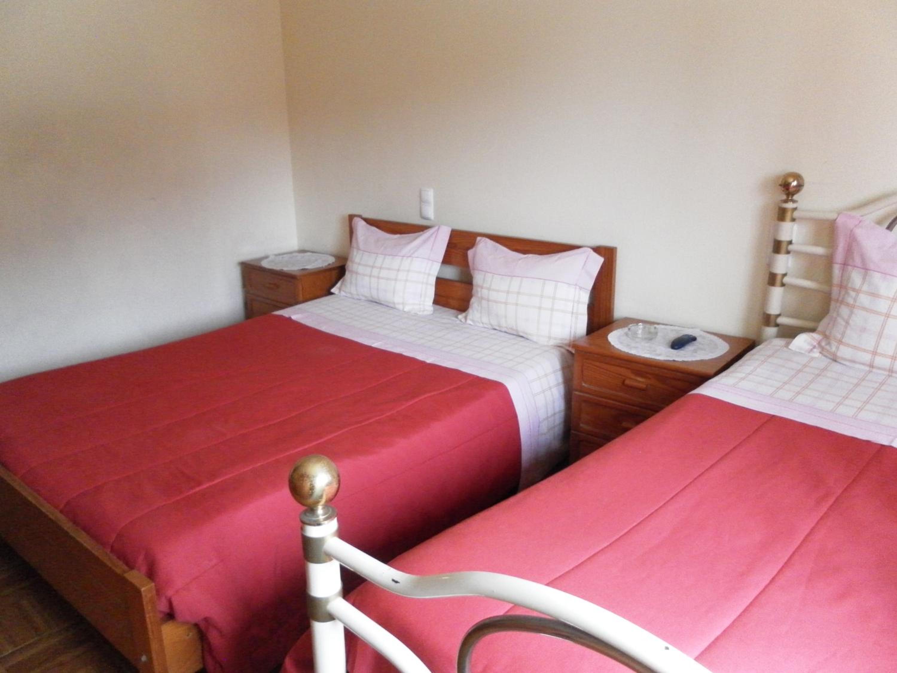 Double Room with Private Bathroom - Photo 2
