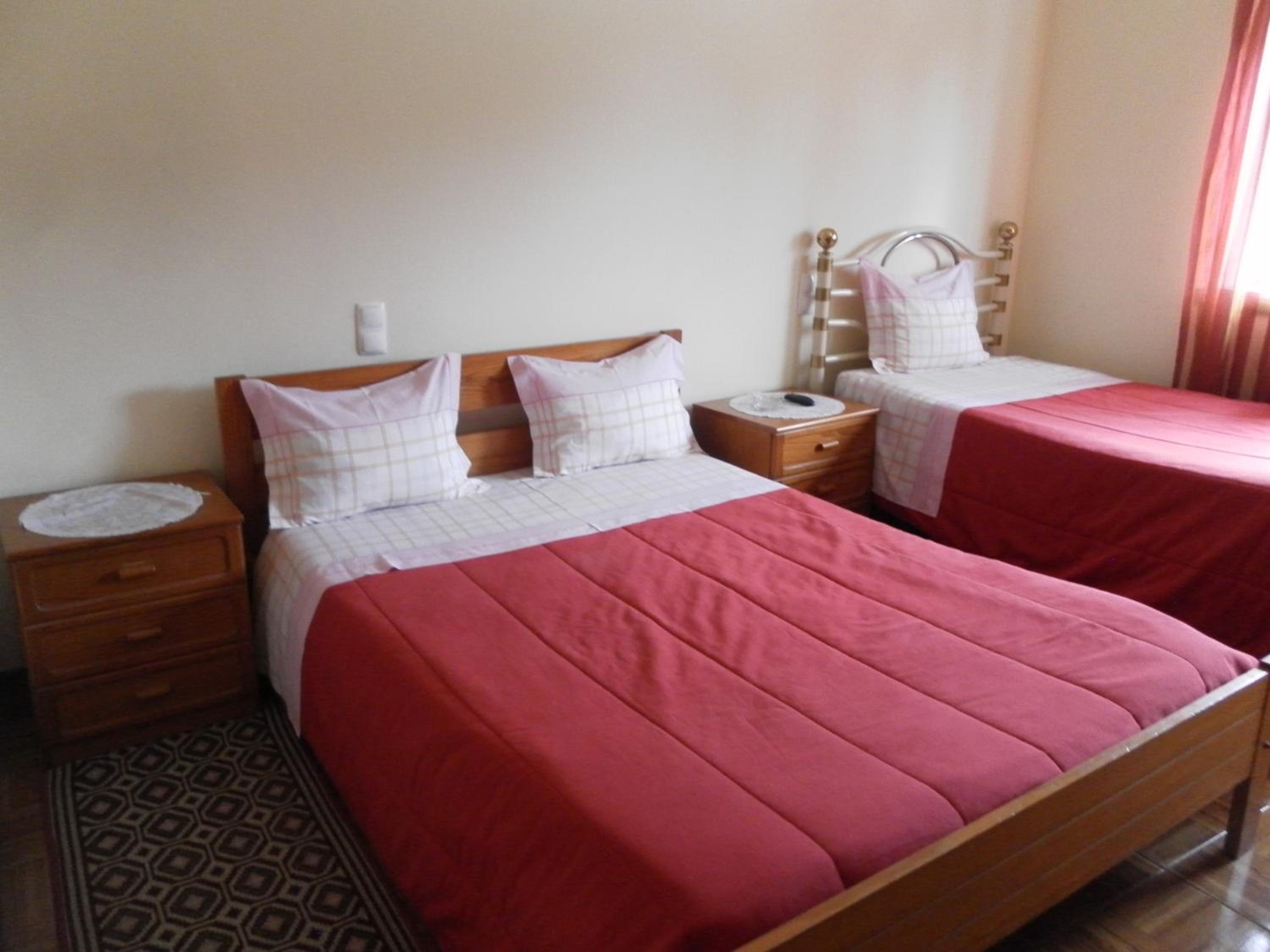 Double Room with Private Bathroom - Photo 3