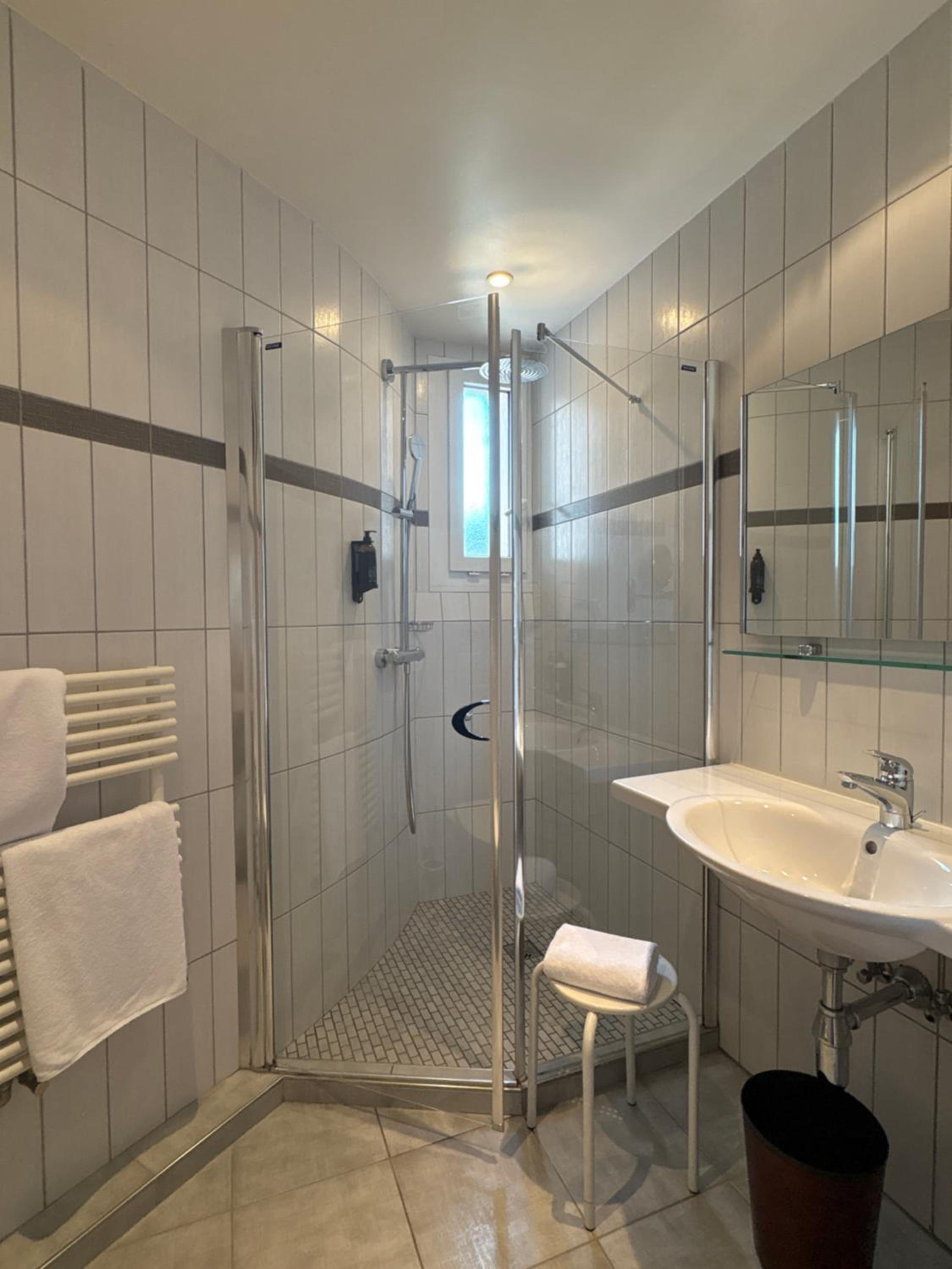 Junior Suite with Shower - Photo 1