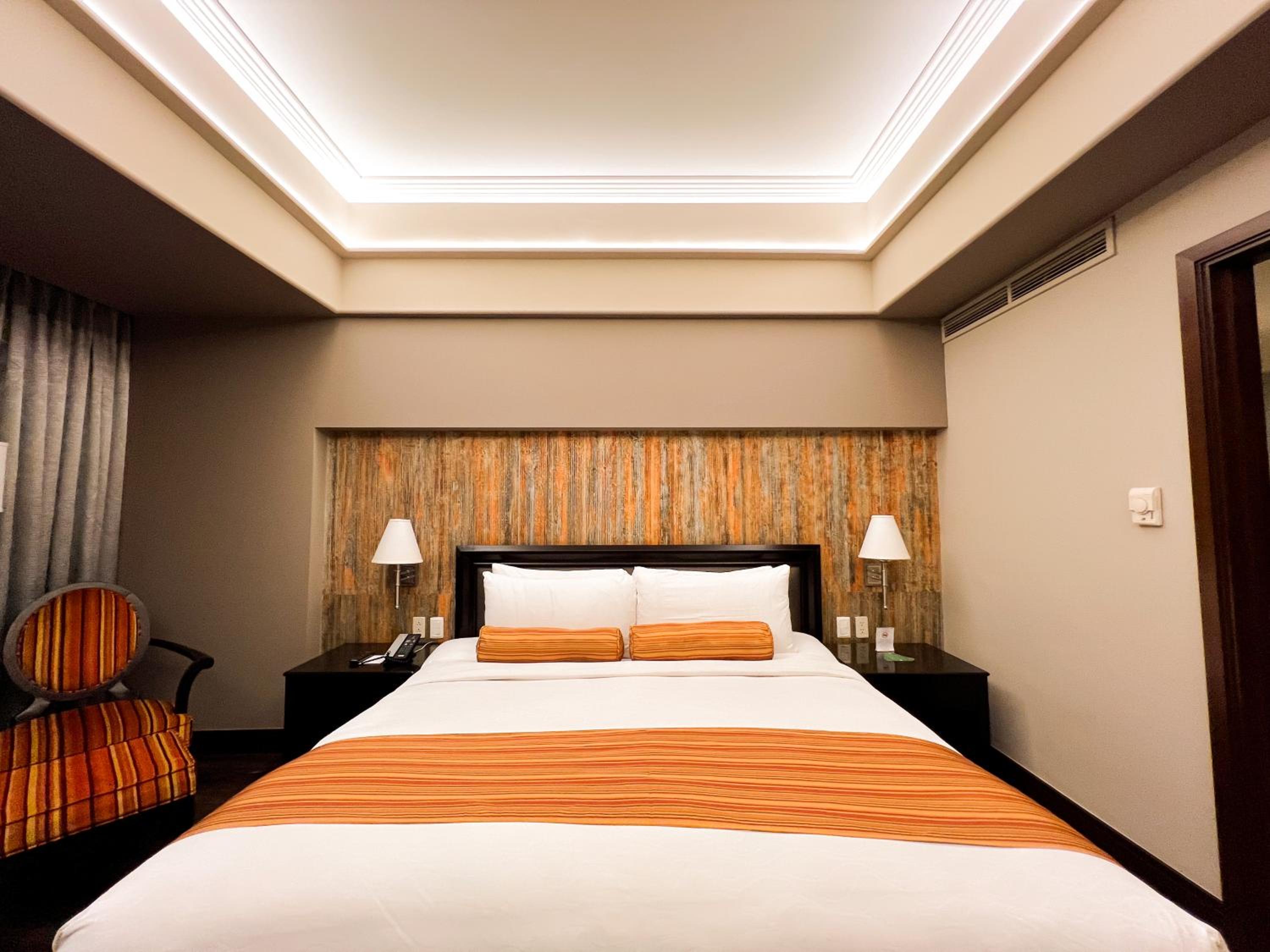 Executive Suite - Main Wing
