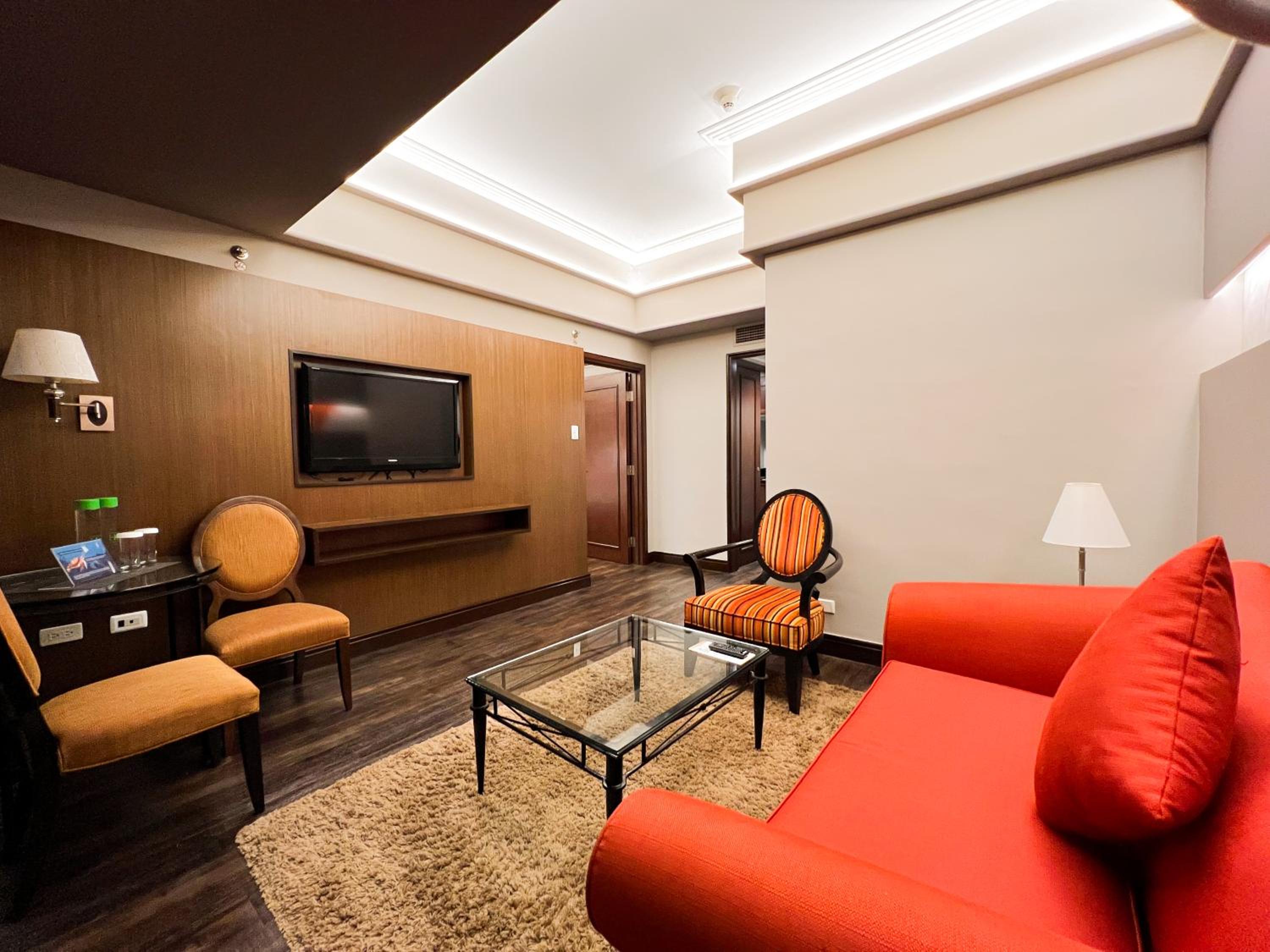Executive Suite - Main Wing photo 1