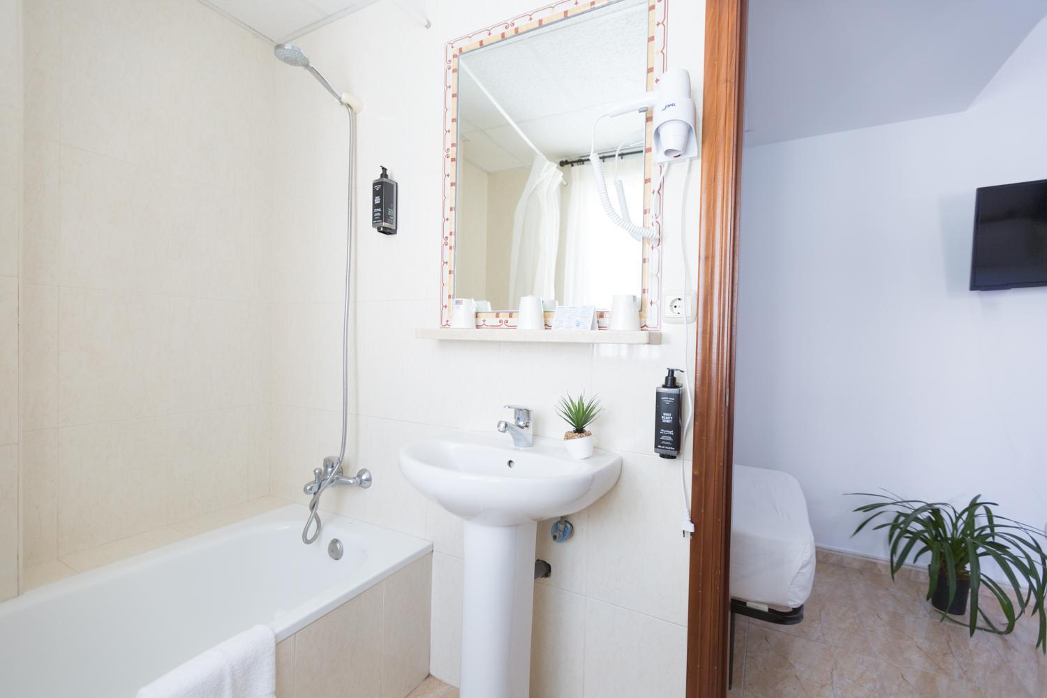 Habitación #25937215