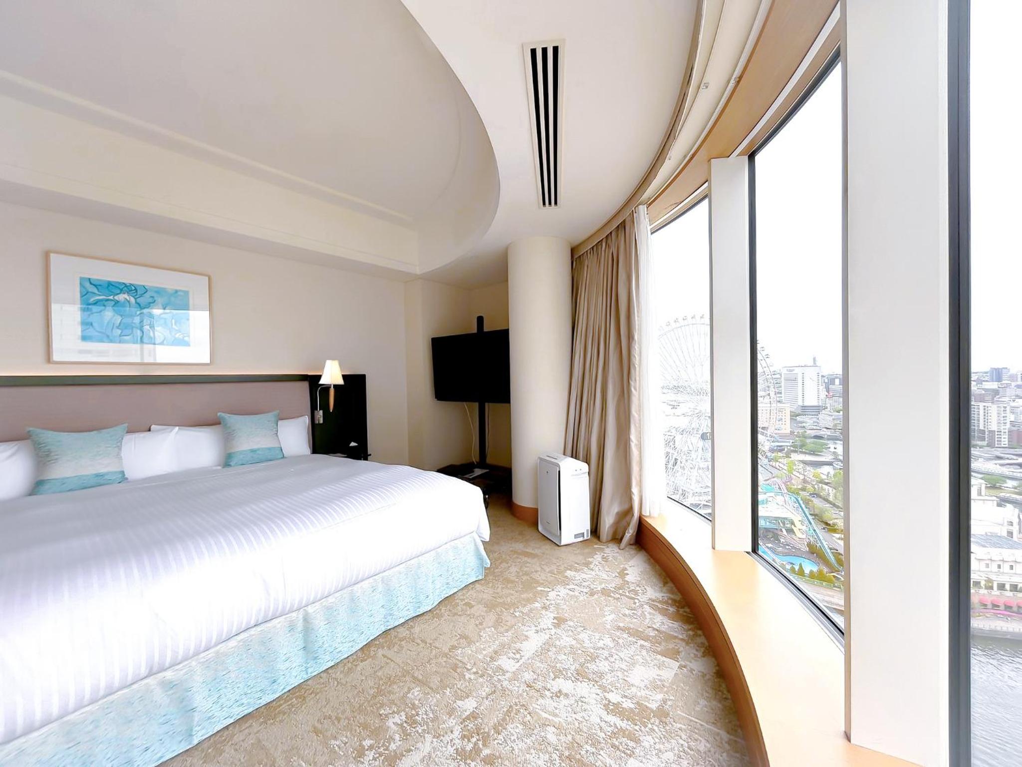 Yokohama Floor Luxury Harbor King with Park View - Non-Smoking - Photo 5