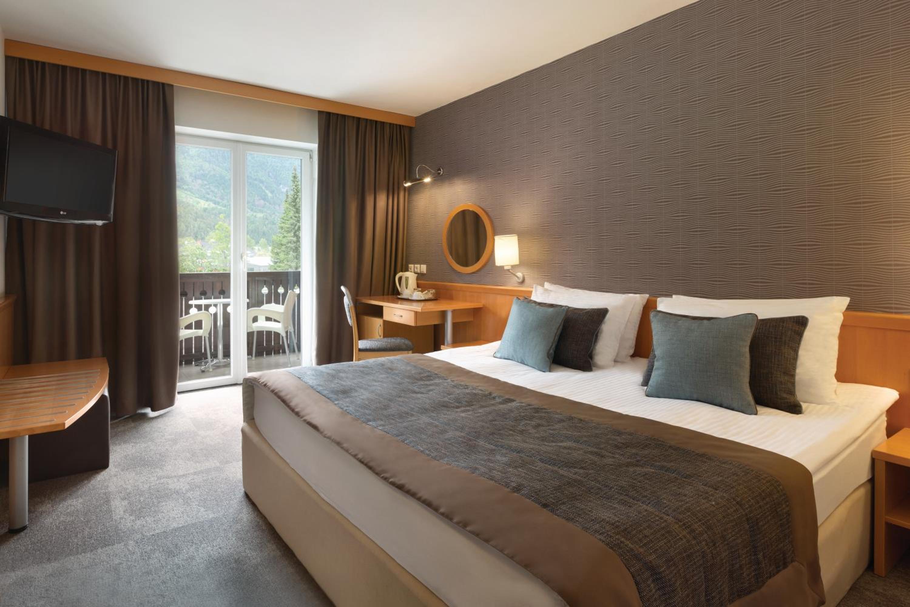 Room with One King Bed or Two Twin Beds photo 2