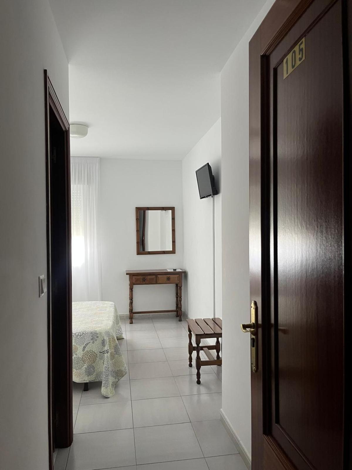 Double Room with Private Bathroom photo 3