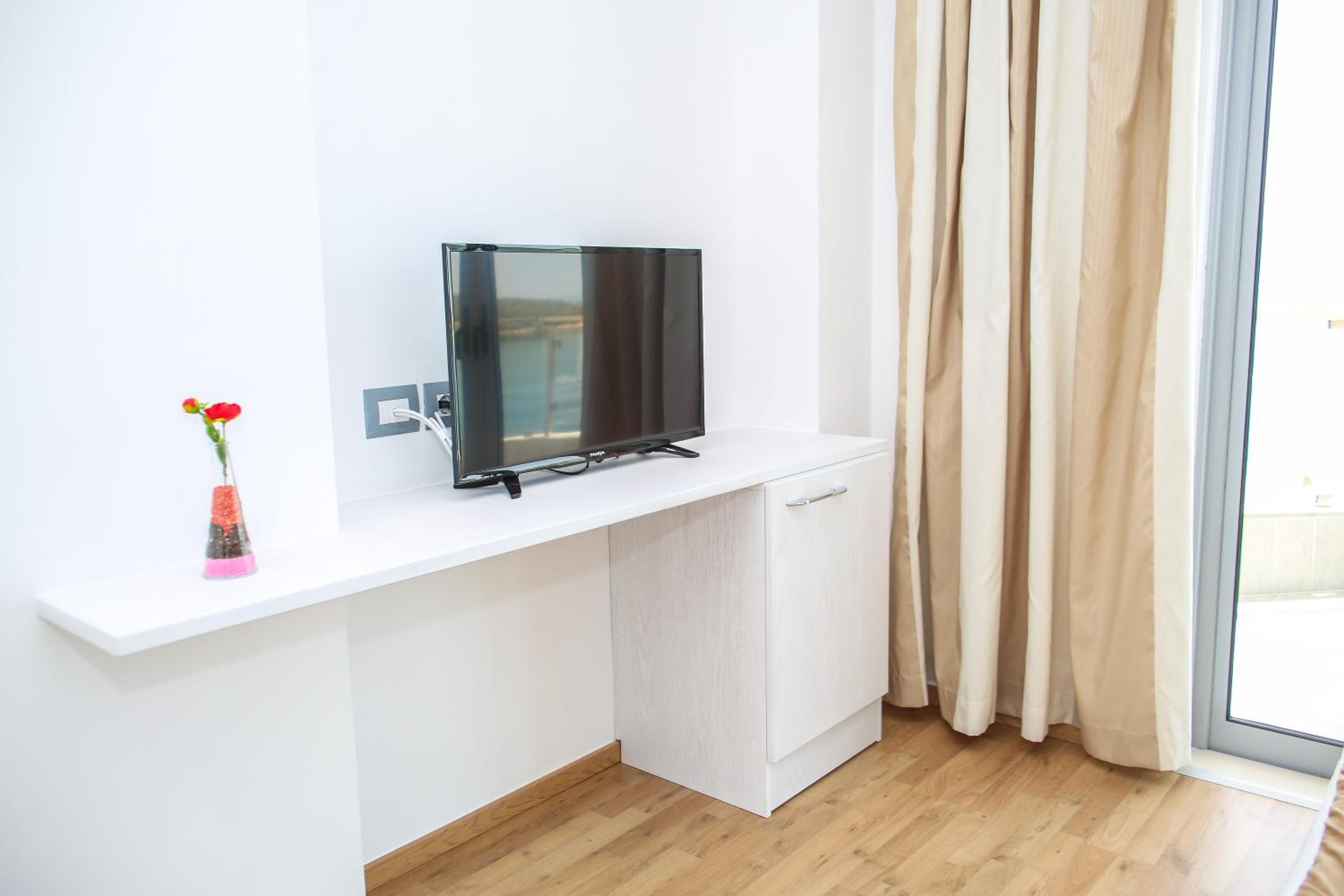 Double Room with Balcony and Side Sea View