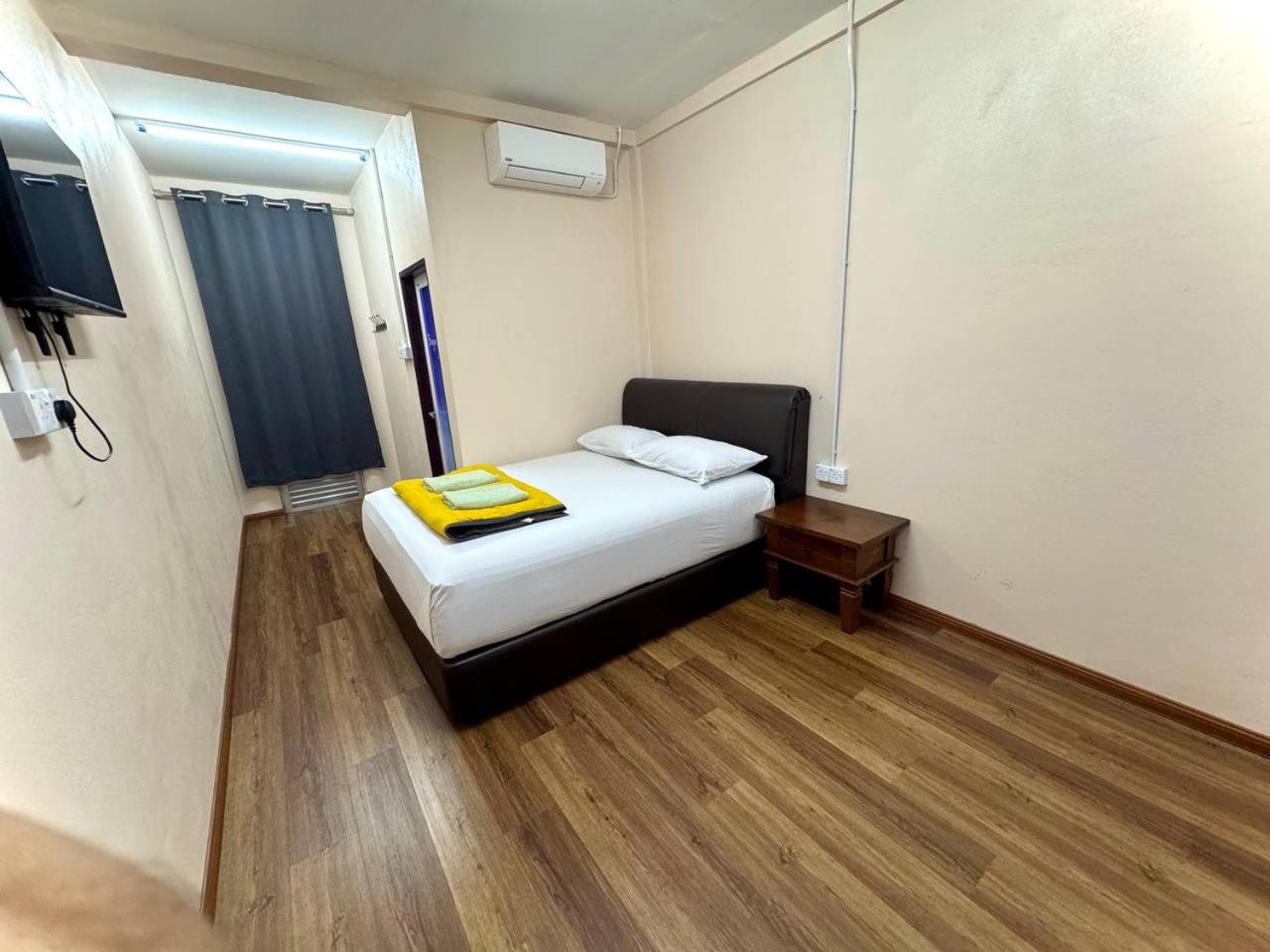 Queen Room - Photo 6