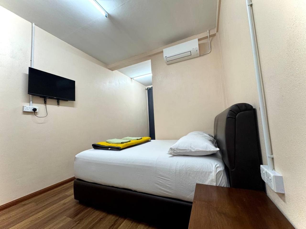 Queen Room - Photo 7