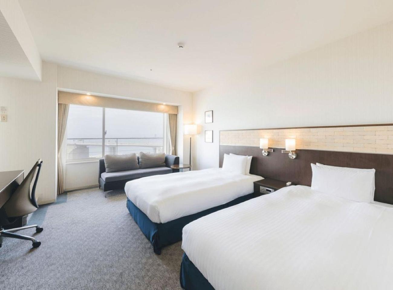 Deluxe Twin Room with Sea View and View Bath - Main Building photo 2
