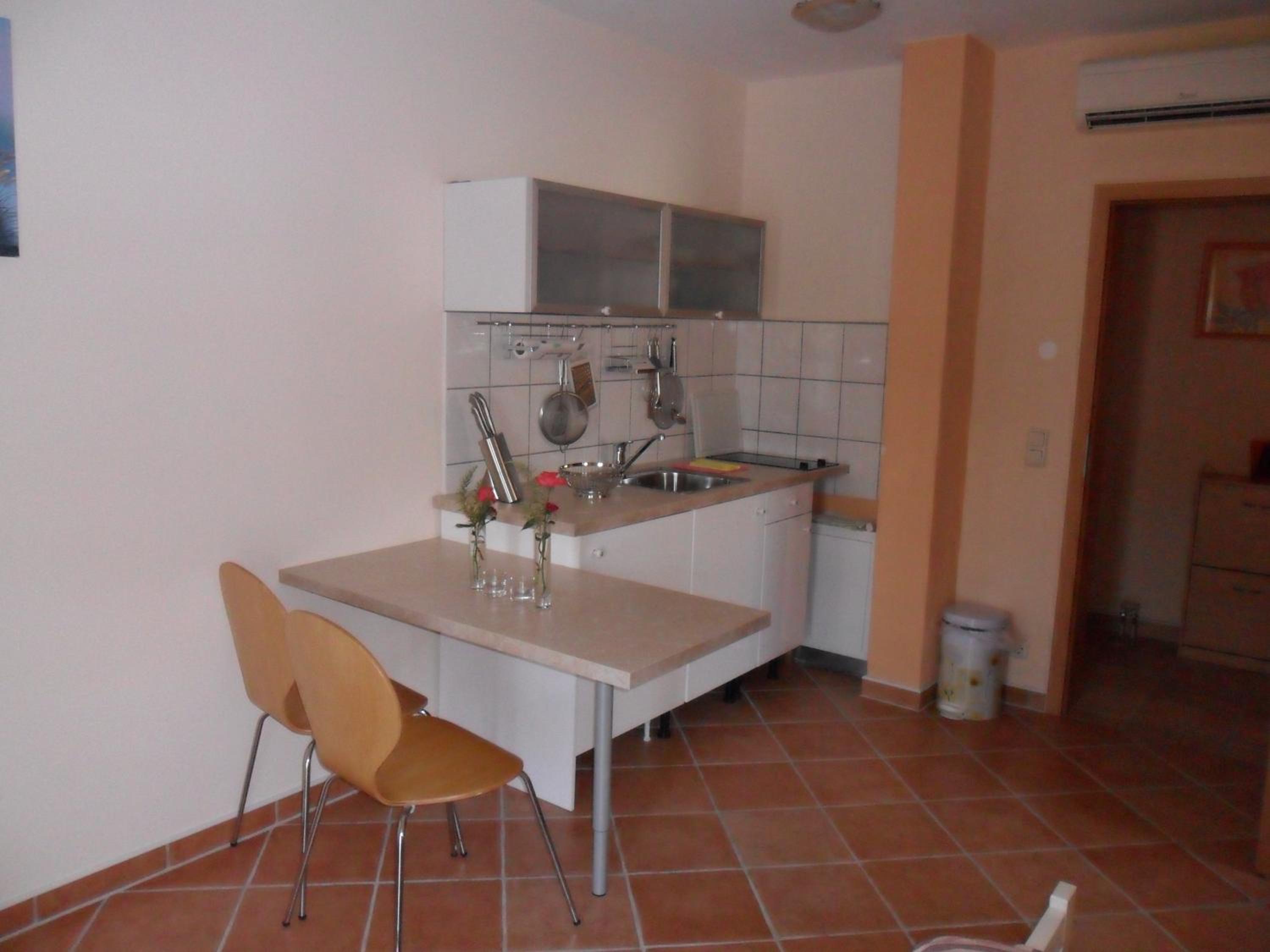 Apartment with Sea View - Photo 9