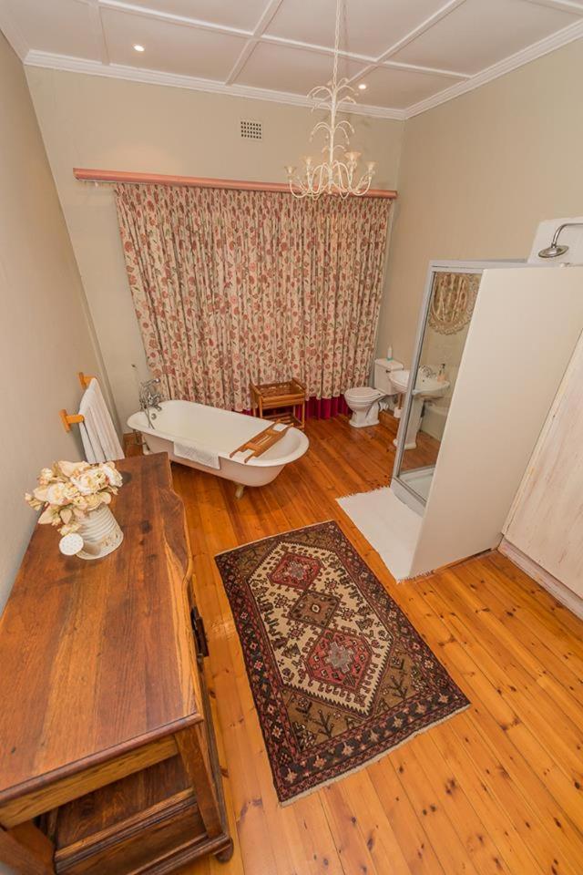 Twin Room with Bathroom - Photo 5