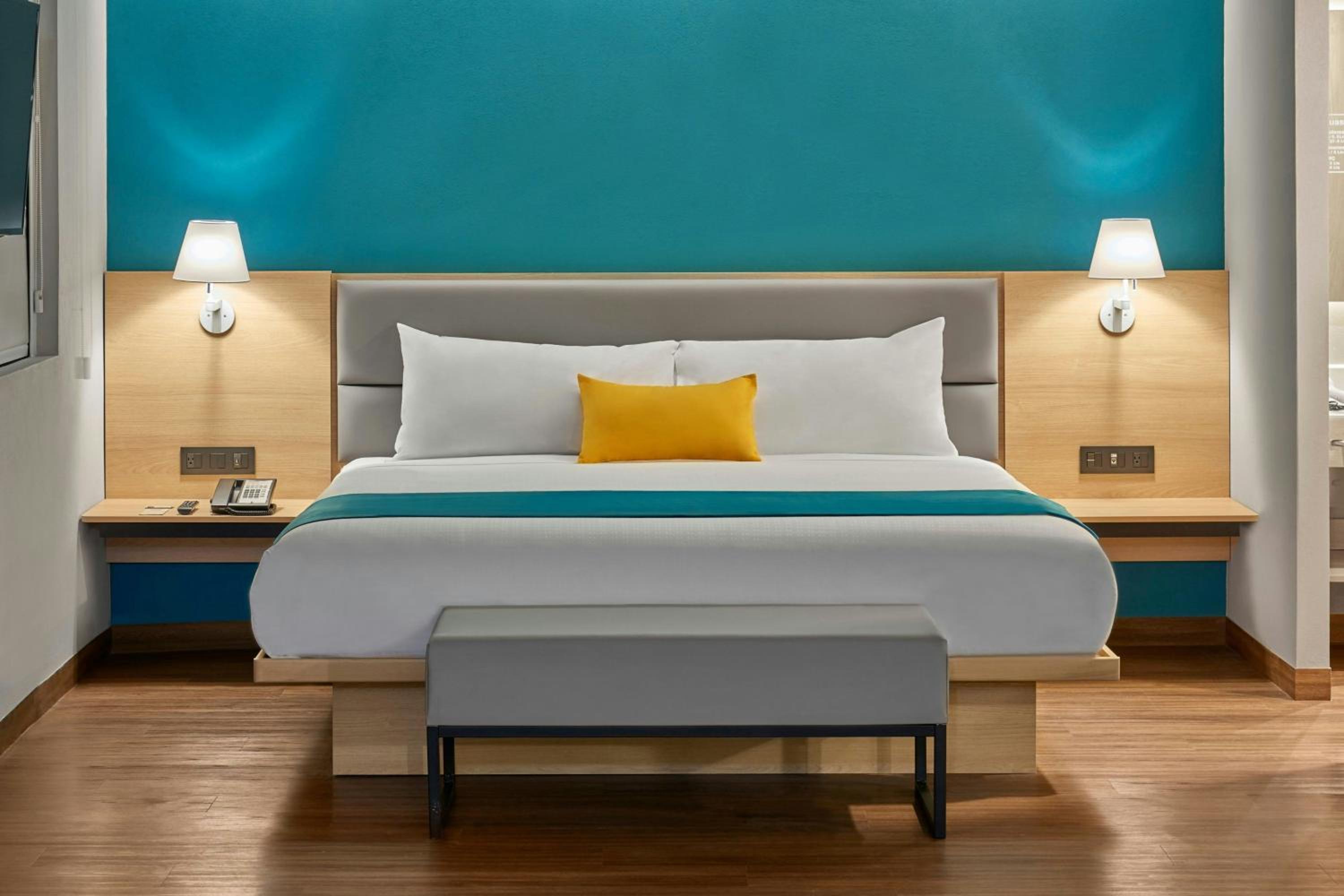 King Suite with Sofa Bed photo 3