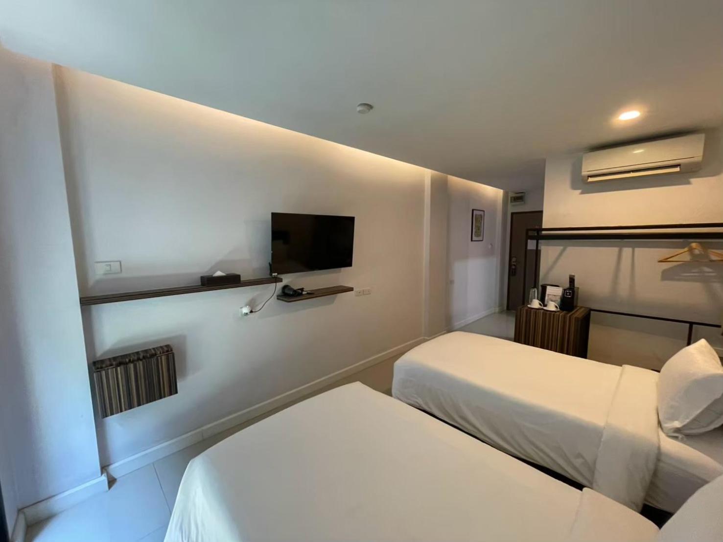 Standard Twin Room photo 2