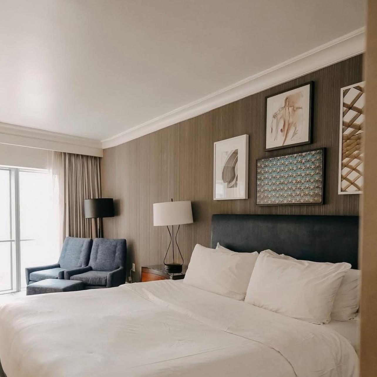 Classic King Room with Roll-in Shower - Mobility and Hearing Accessible photo 2