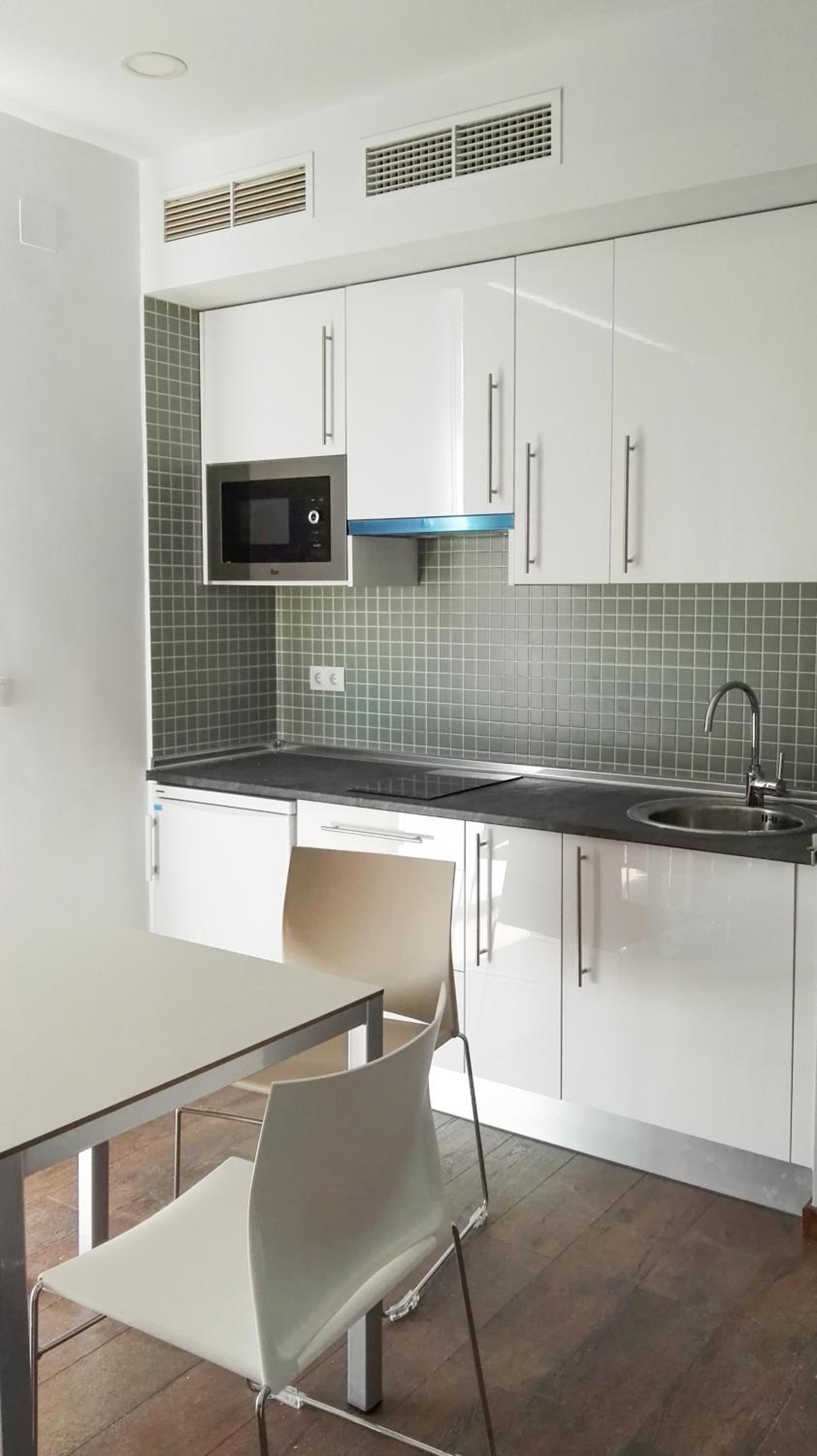 Budget Triple Room - Photo 13