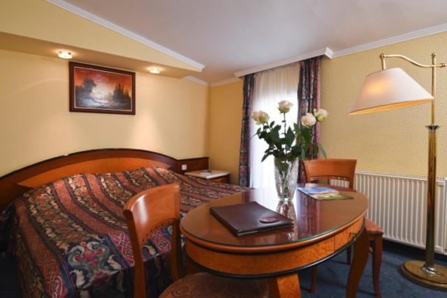 Double Room - Photo 2