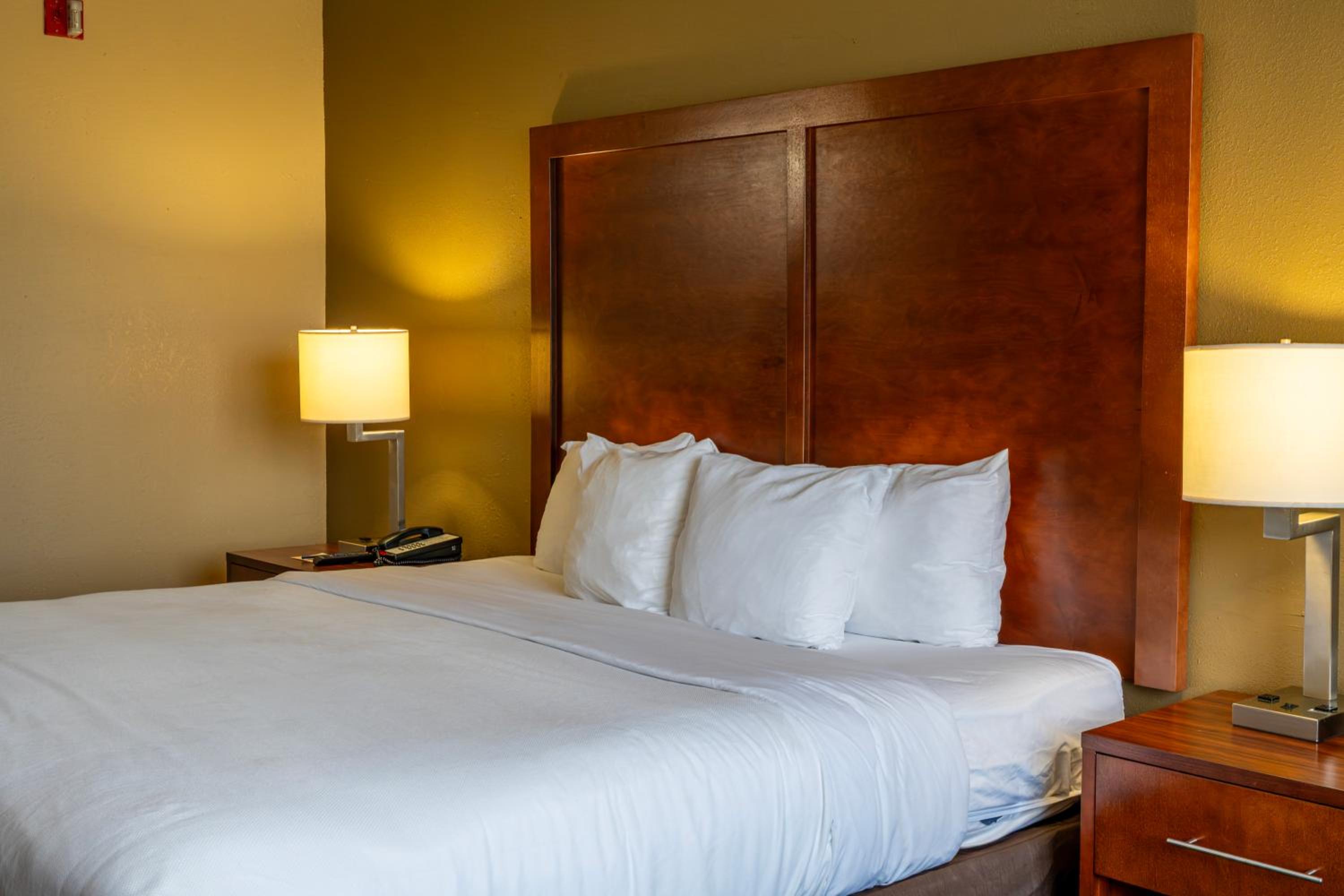 King Room - Accessible/Non-Smoking - Photo 2