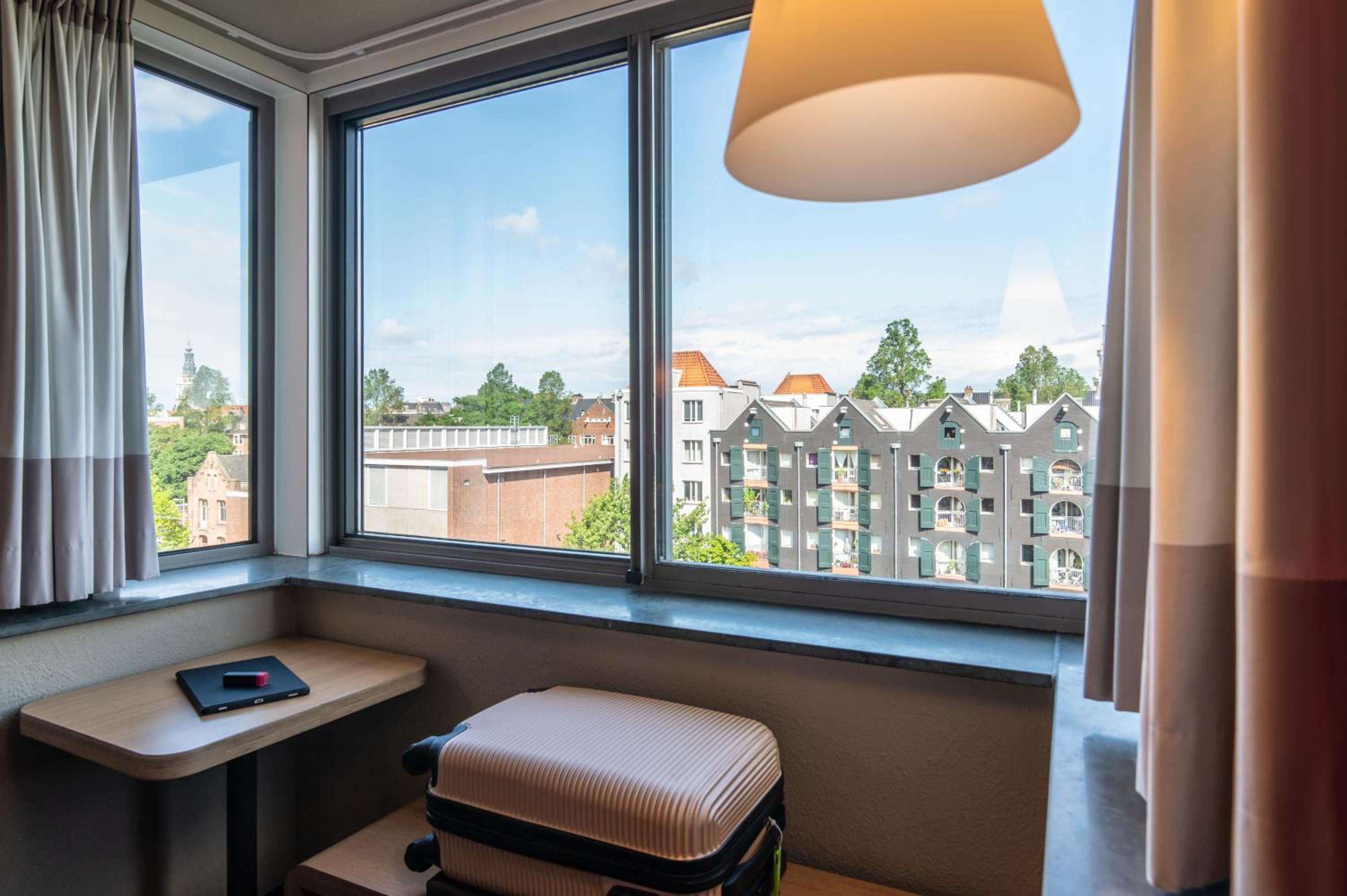 Double Room with River View thumbnail 6